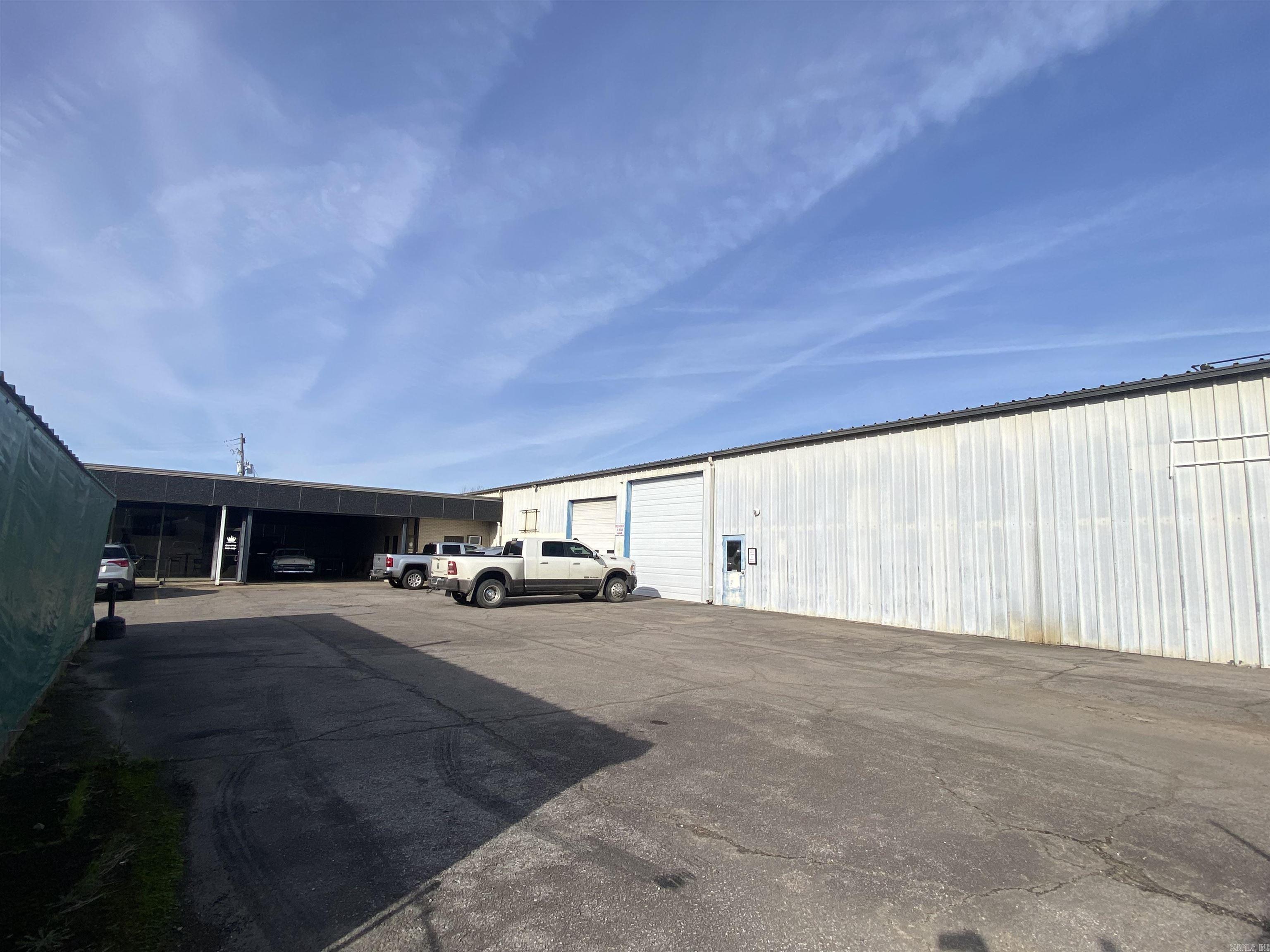 1215 E Broadway  Morrilton, AR