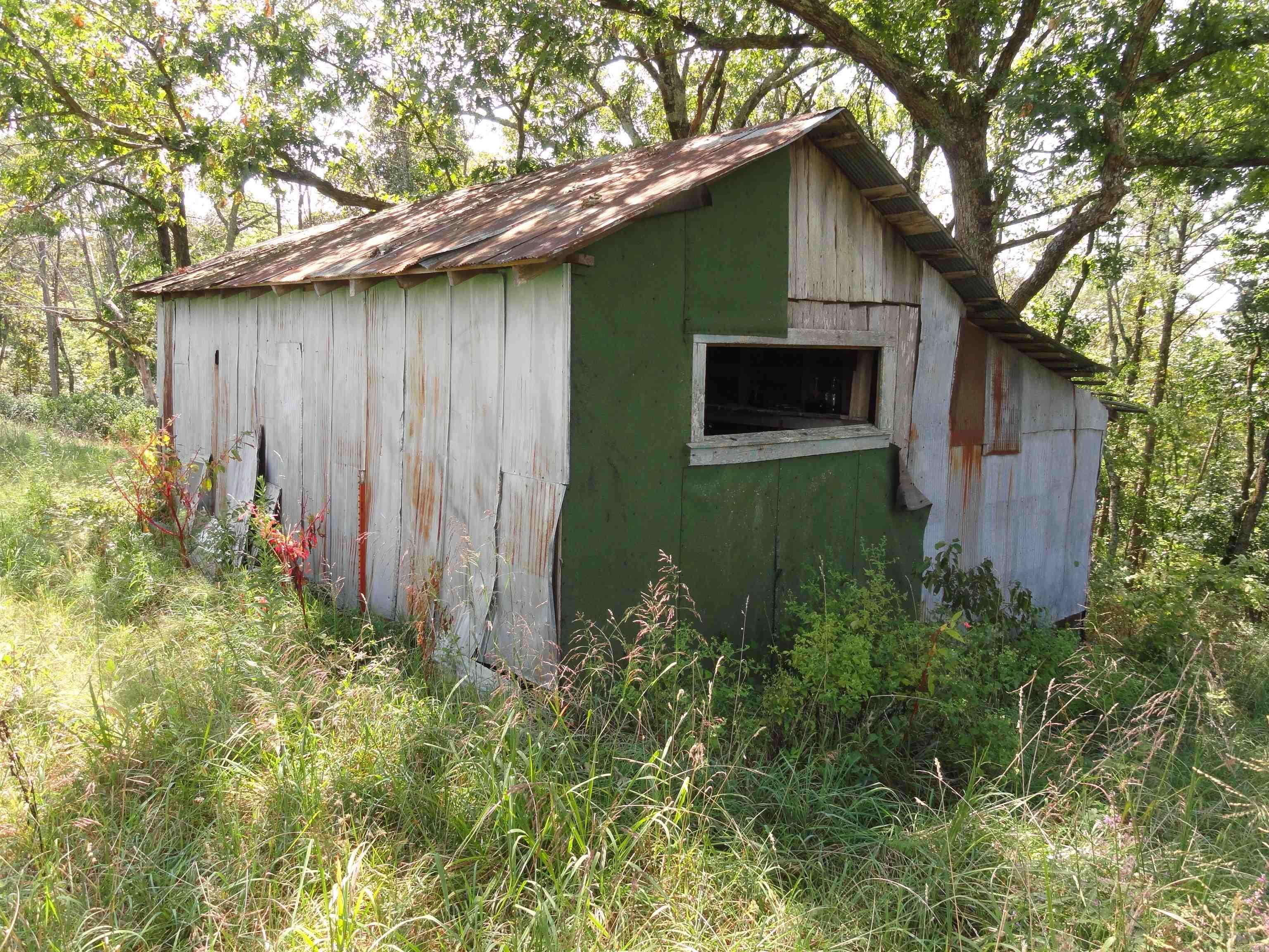 4971 US-65 N  Clinton, AR