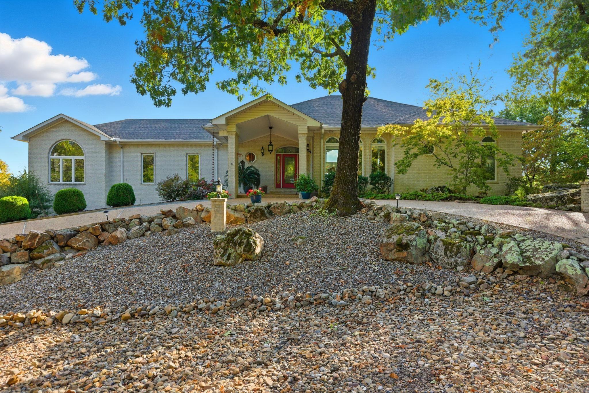 19  Lago  Hot Springs Village, AR