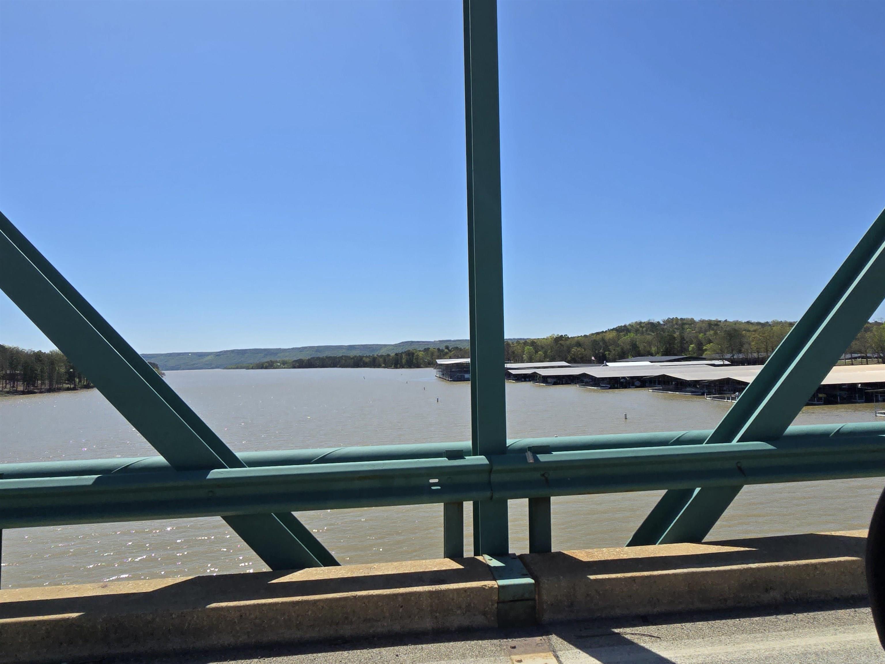 99 Emerald Lane  Greers Ferry, AR