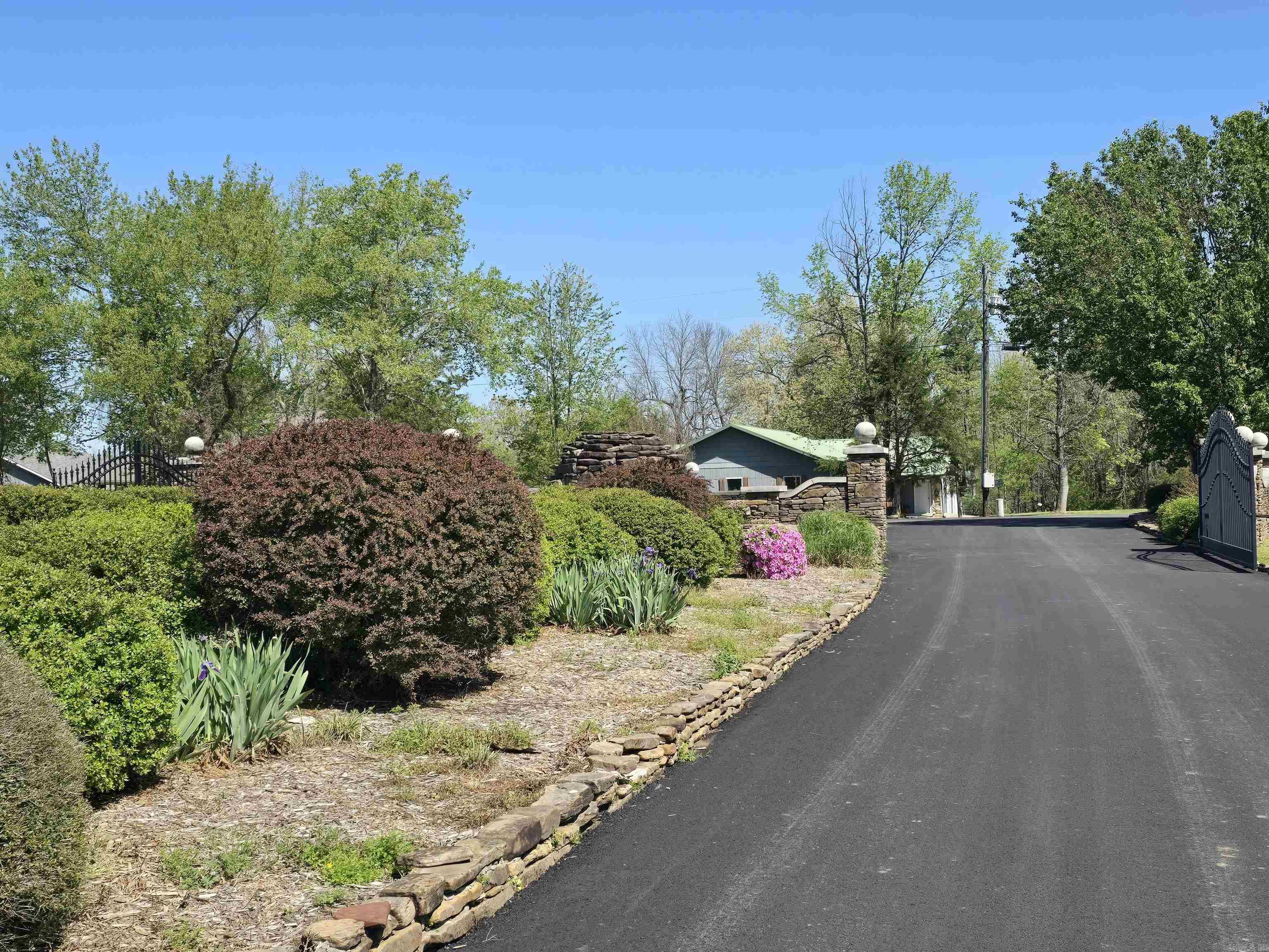 100 Emerald Lane  Greers Ferry, AR