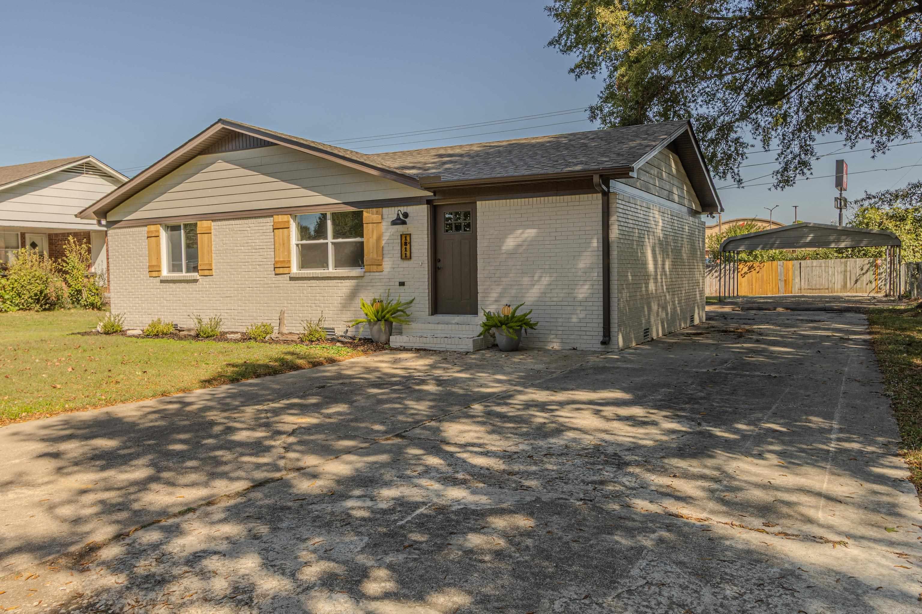 1811 Magnolia Ln Paragould, AR 72450