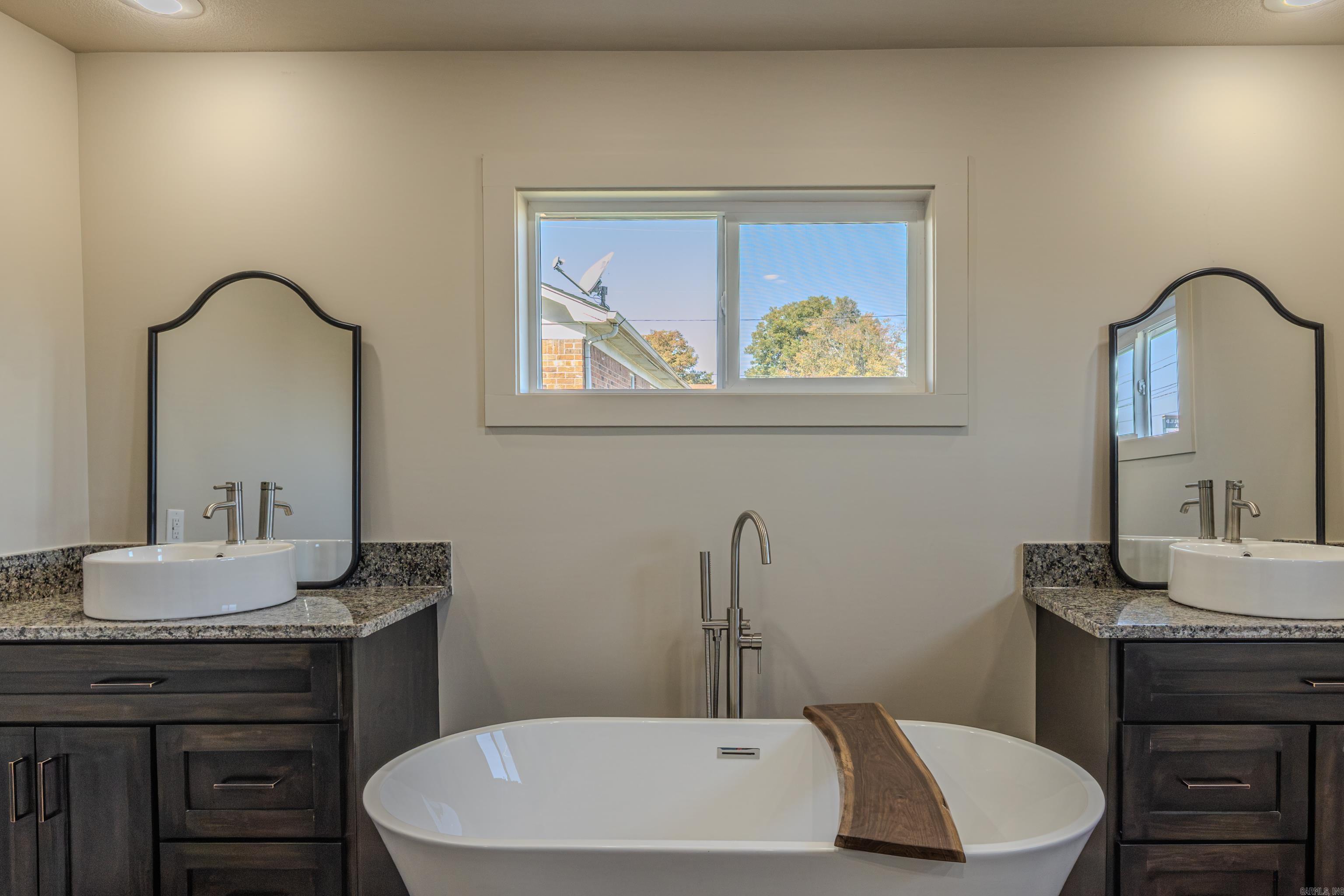 1811 Magnolia Ln Paragould, AR 72450