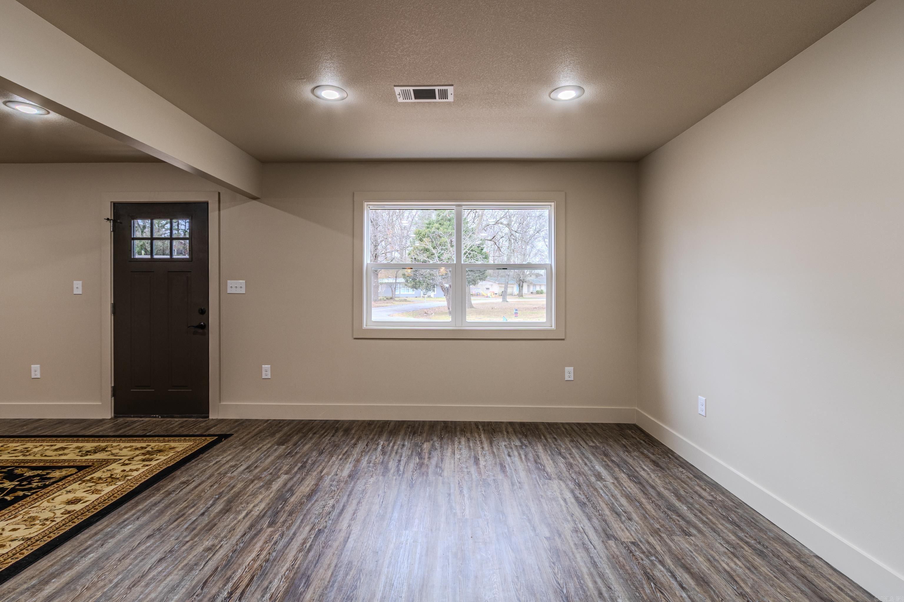 1811 Magnolia Ln Paragould, AR 72450