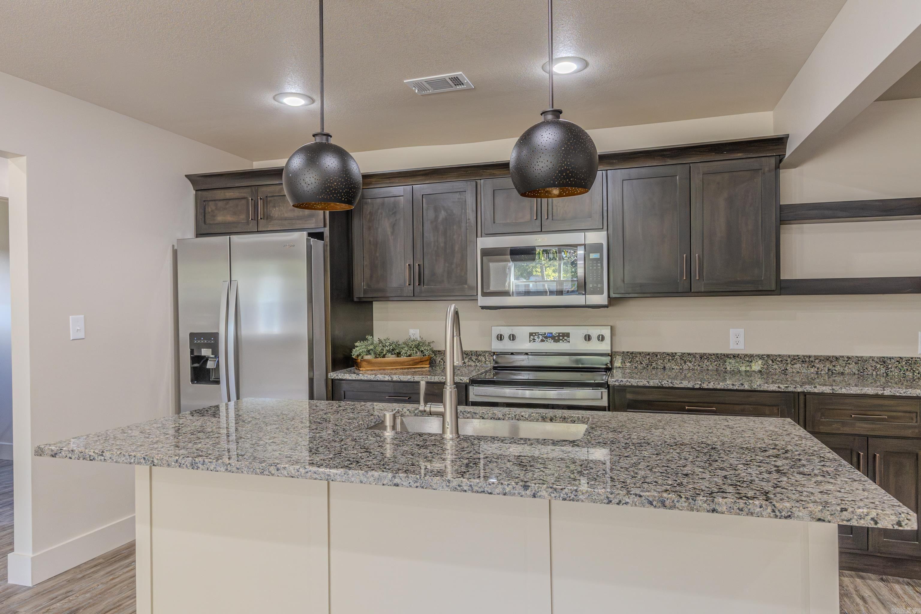 1811 Magnolia Ln Paragould, AR 72450