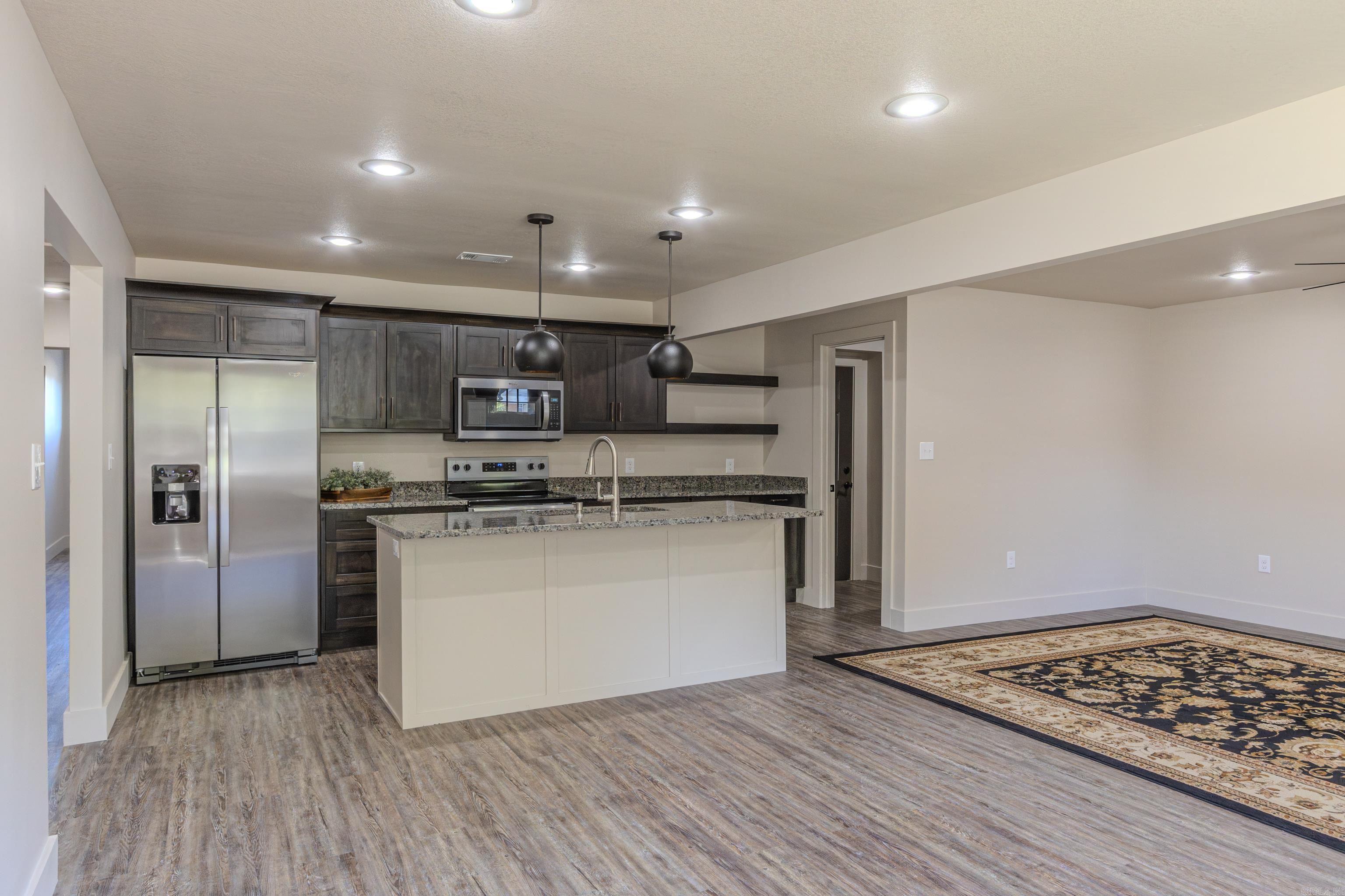 1811 Magnolia Ln Paragould, AR 72450