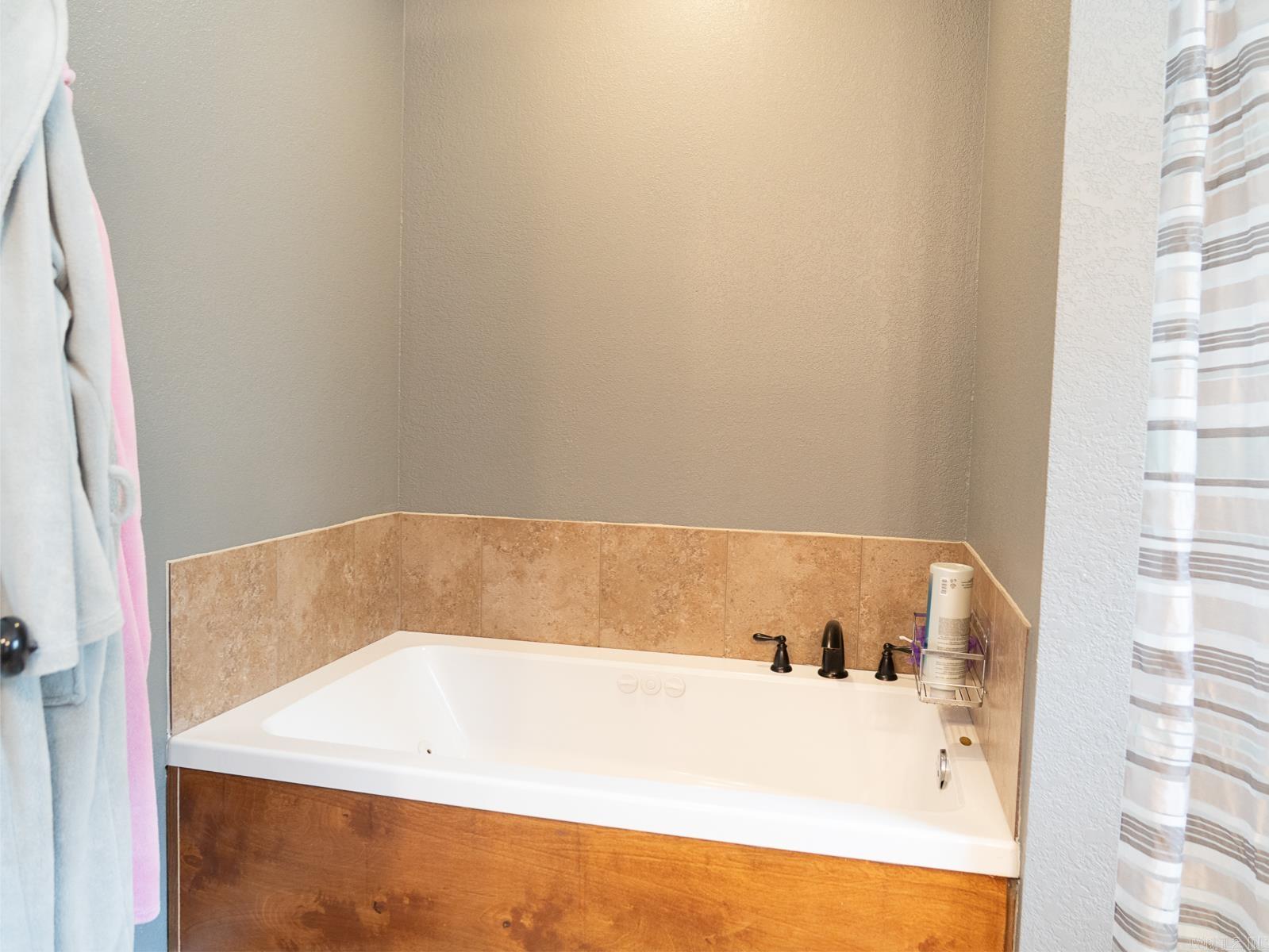 20 Pure Country Road Greers Ferry, AR 72067