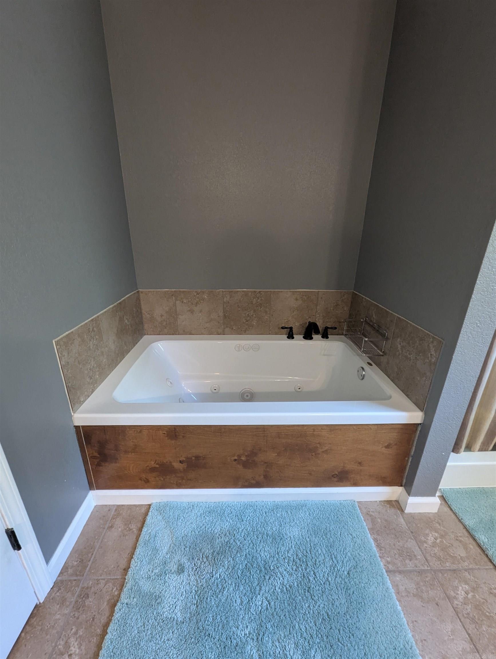 20 Pure Country  Greers Ferry, AR