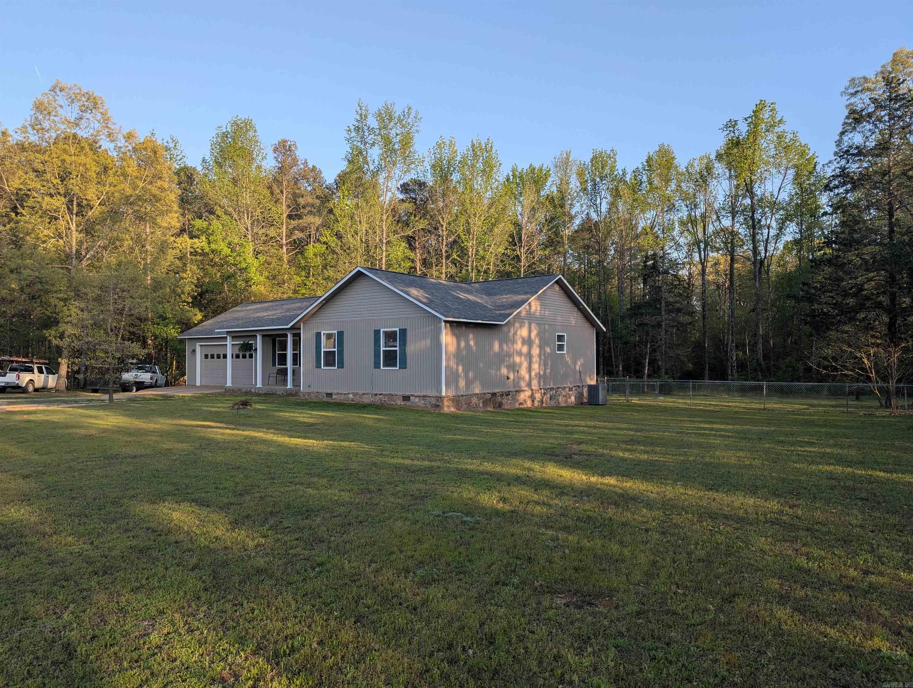 20 Pure Country  Greers Ferry, AR