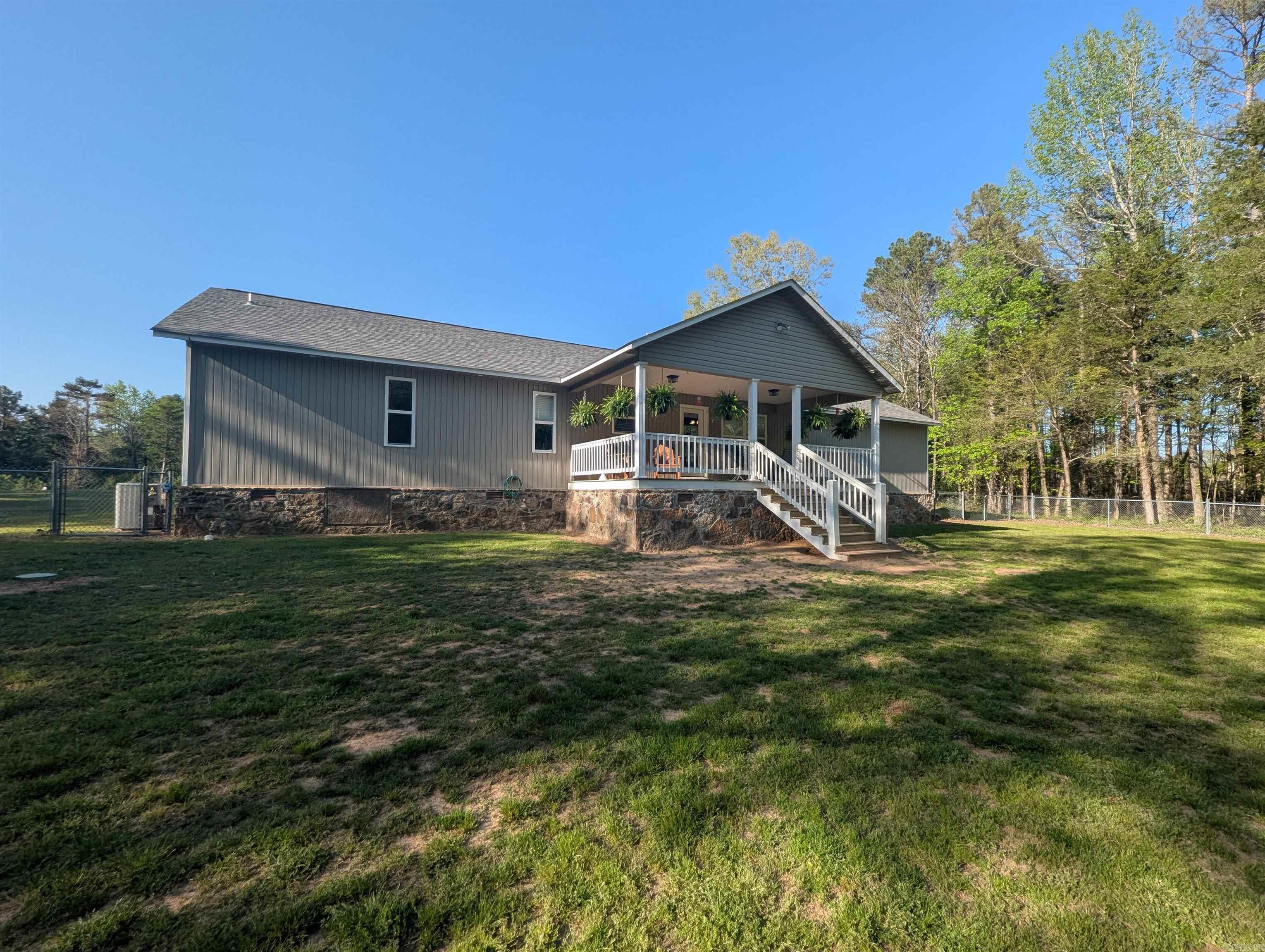 20 Pure Country  Greers Ferry, AR