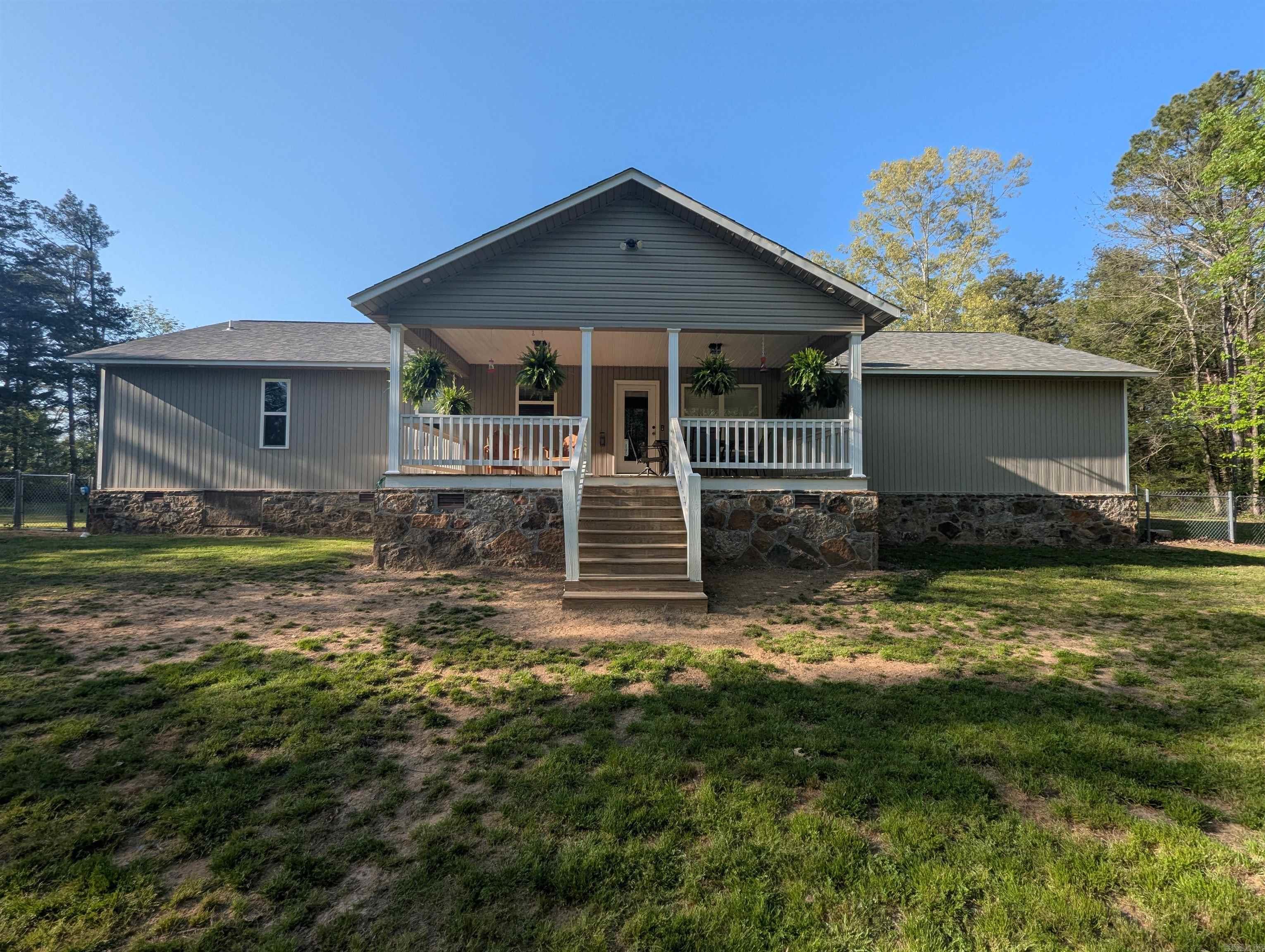 20 Pure Country  Greers Ferry, AR