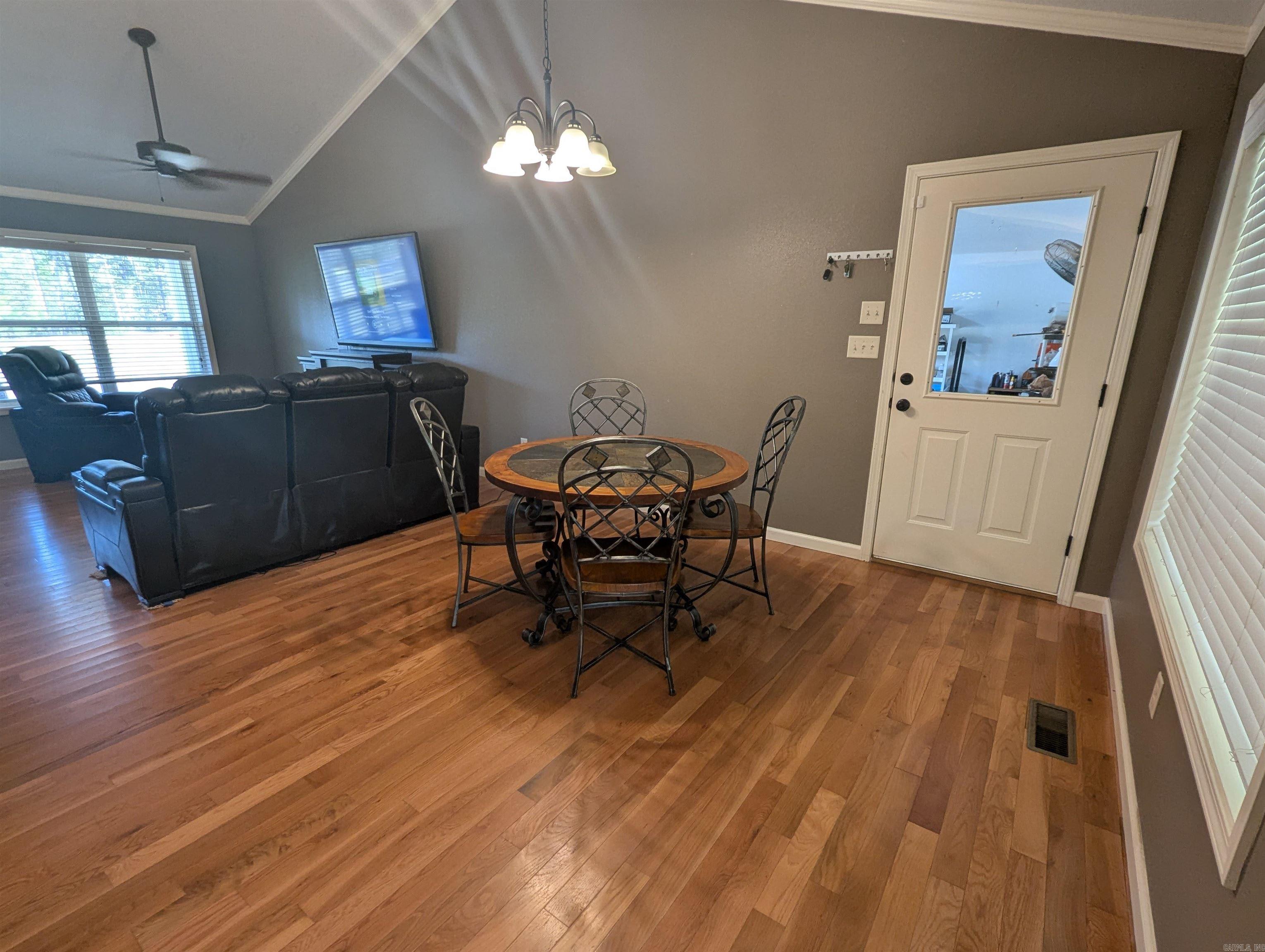 20 Pure Country  Greers Ferry, AR