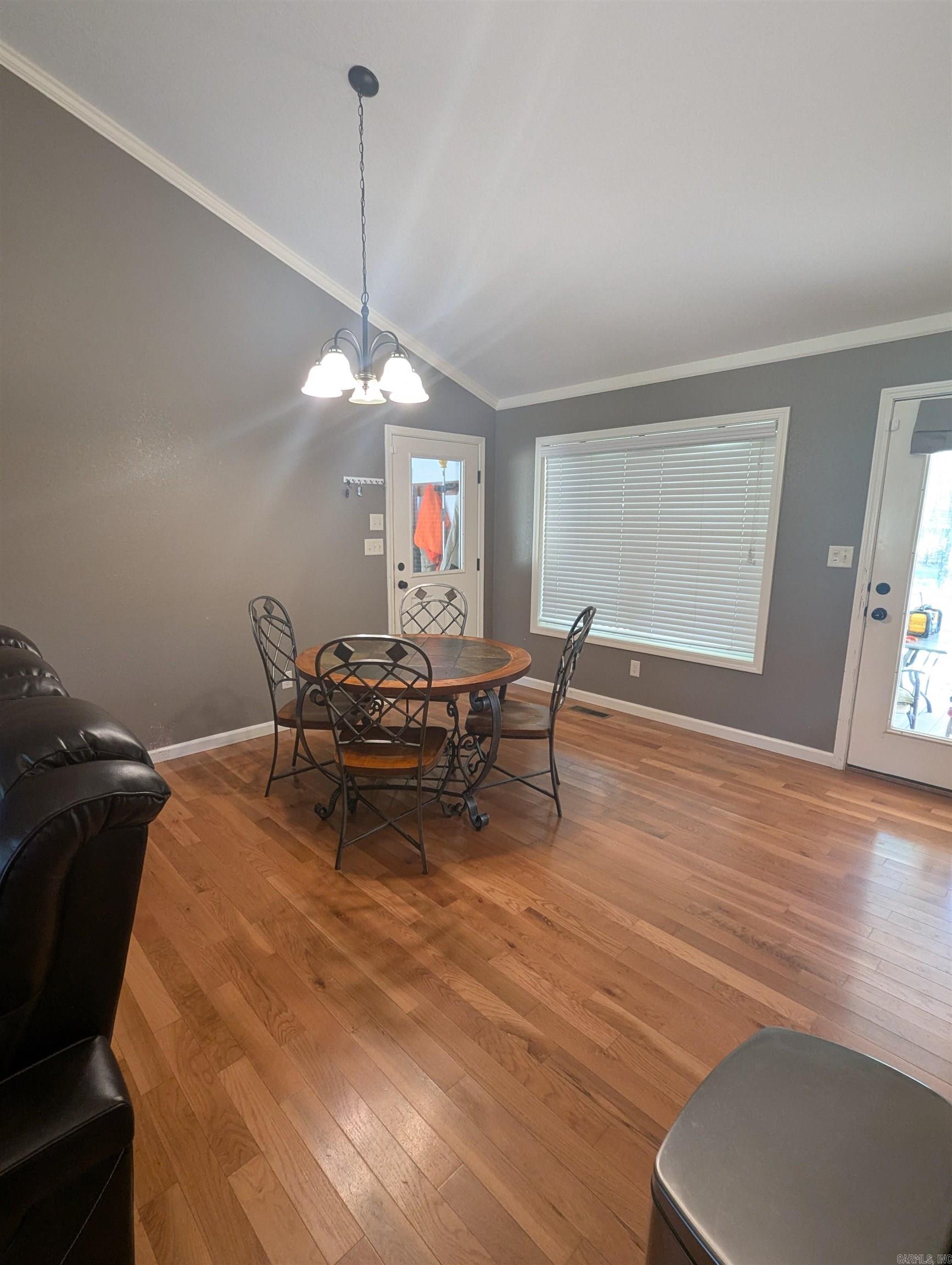 20 Pure Country  Greers Ferry, AR