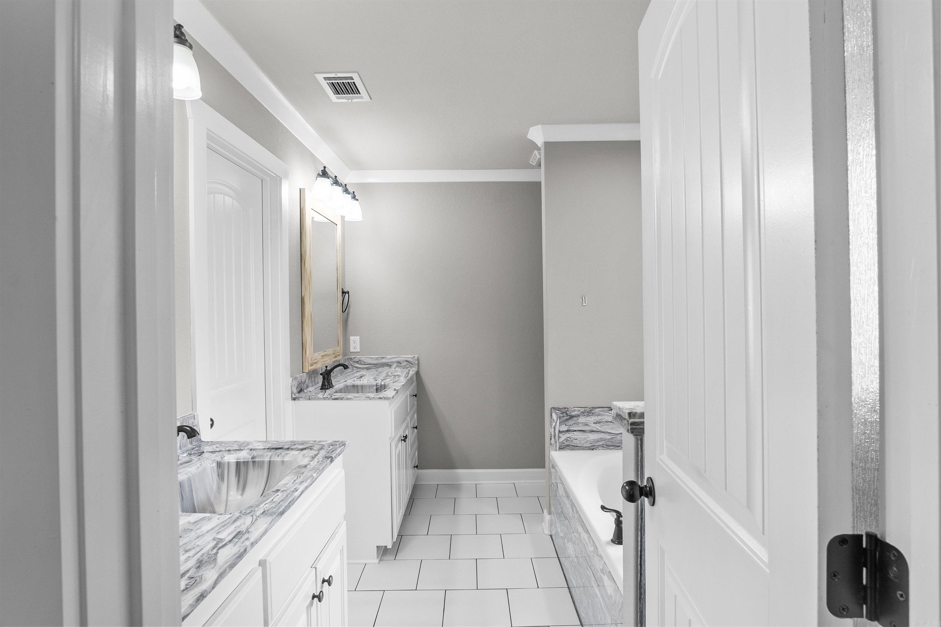 2032 N Hills Drive Cabot, AR 72023