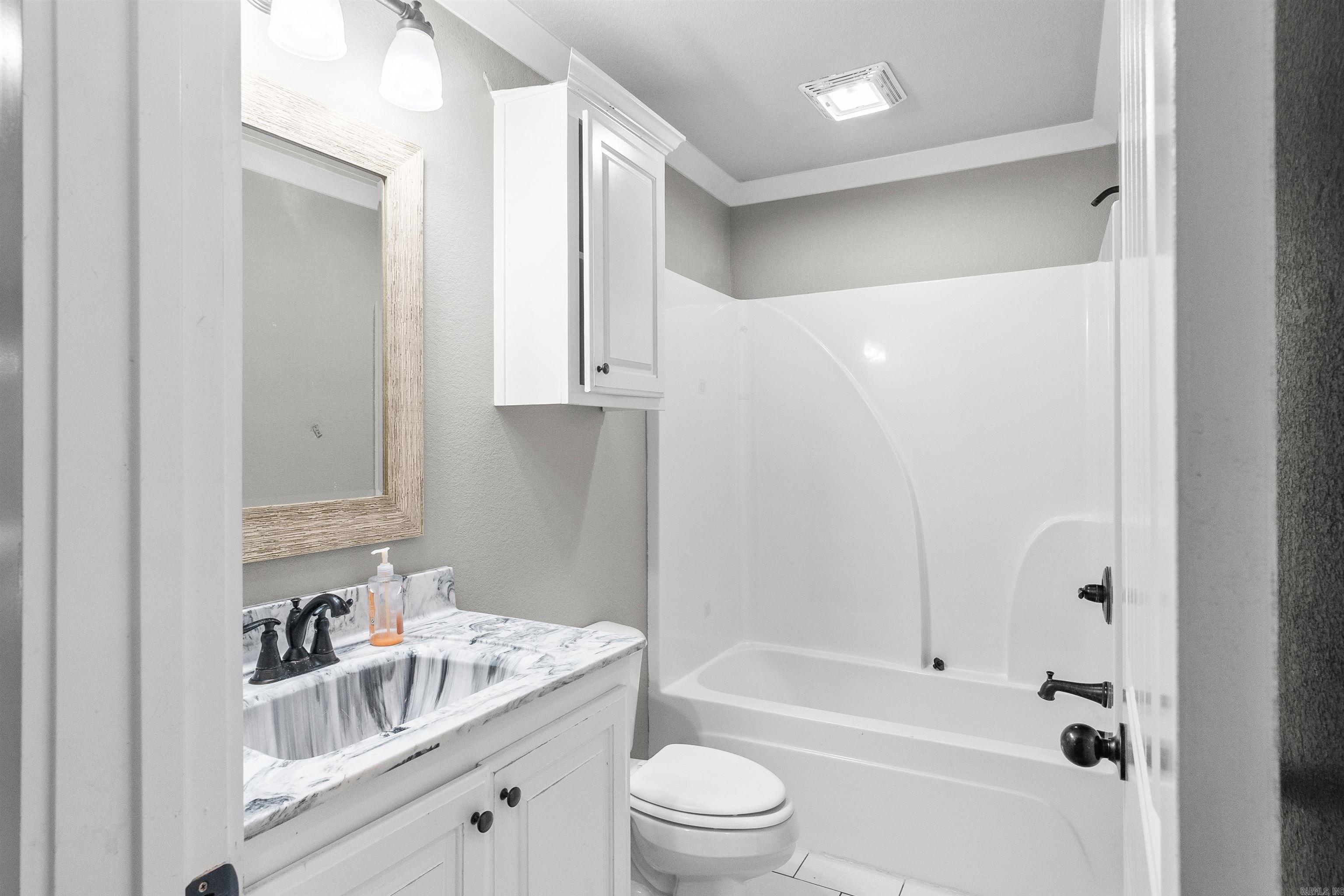 2032 N Hills Drive Cabot, AR 72023