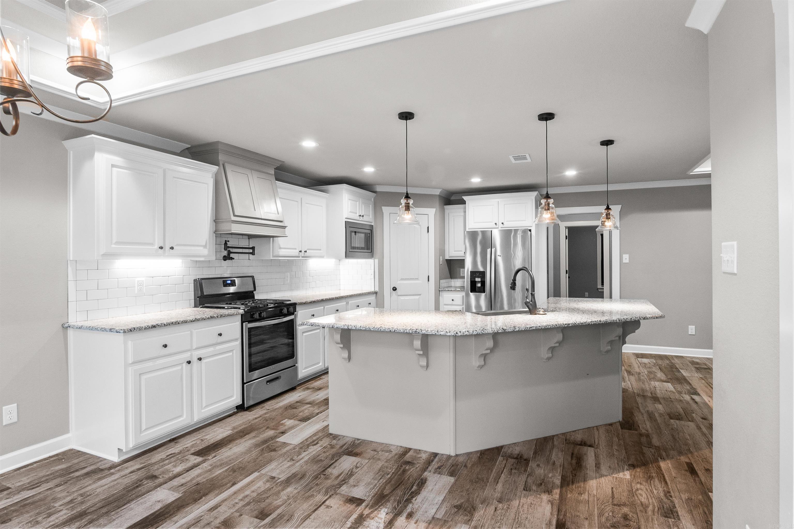 2032 N Hills Drive Cabot, AR 72023