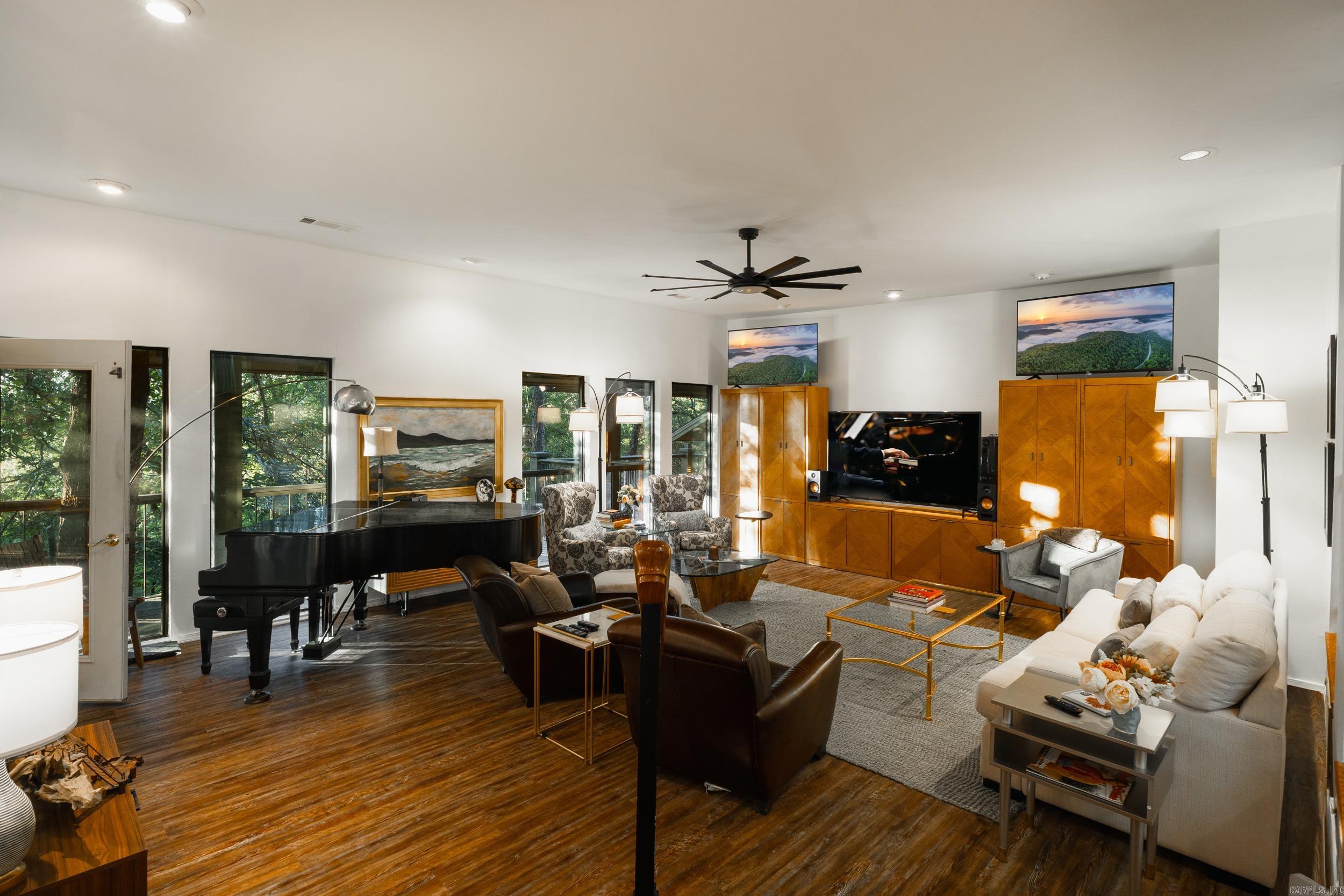 4 Briarwood Ln Clarksville, AR 72830