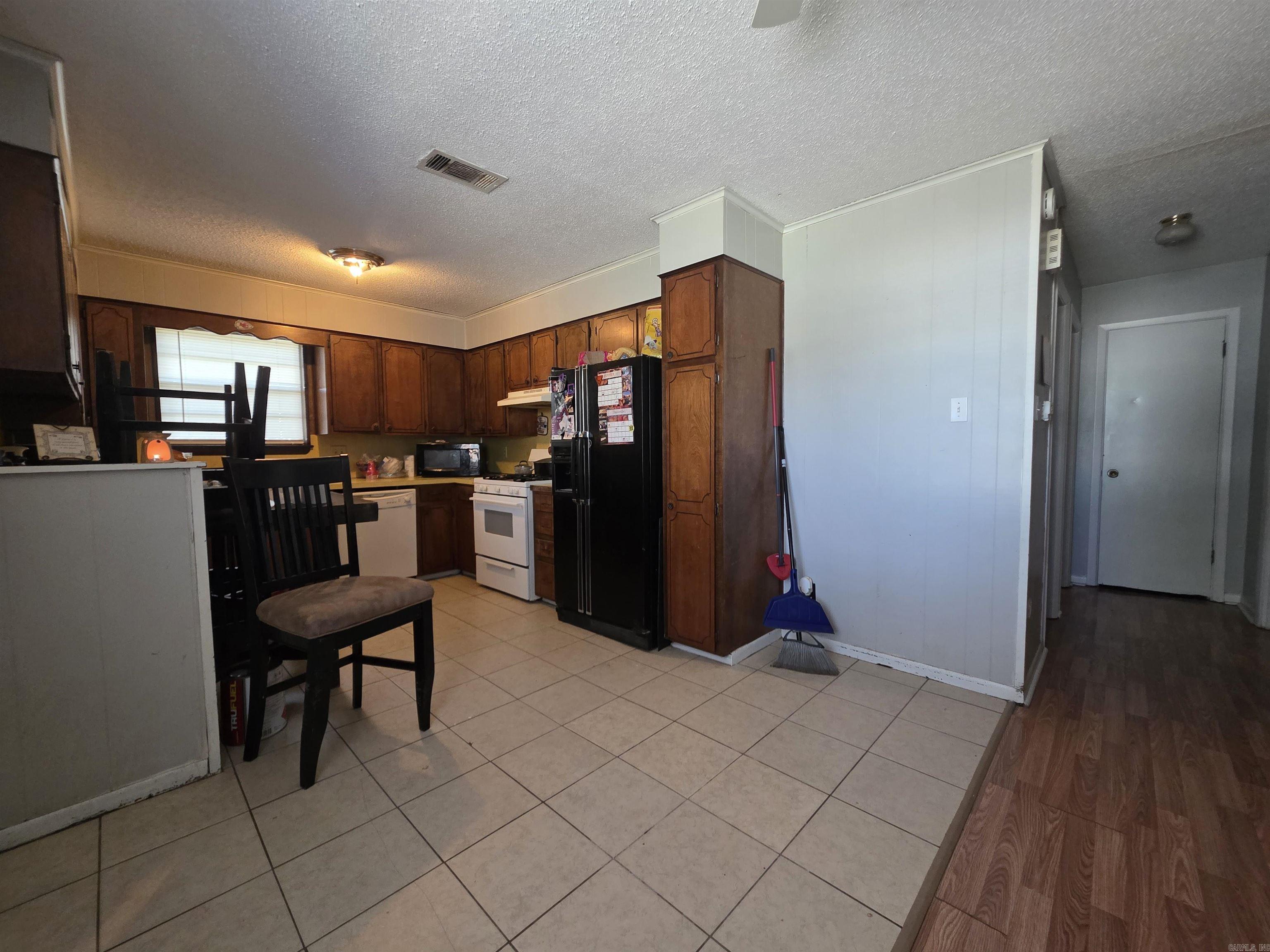 610/612 Newcastle Dr  Sherwood, AR