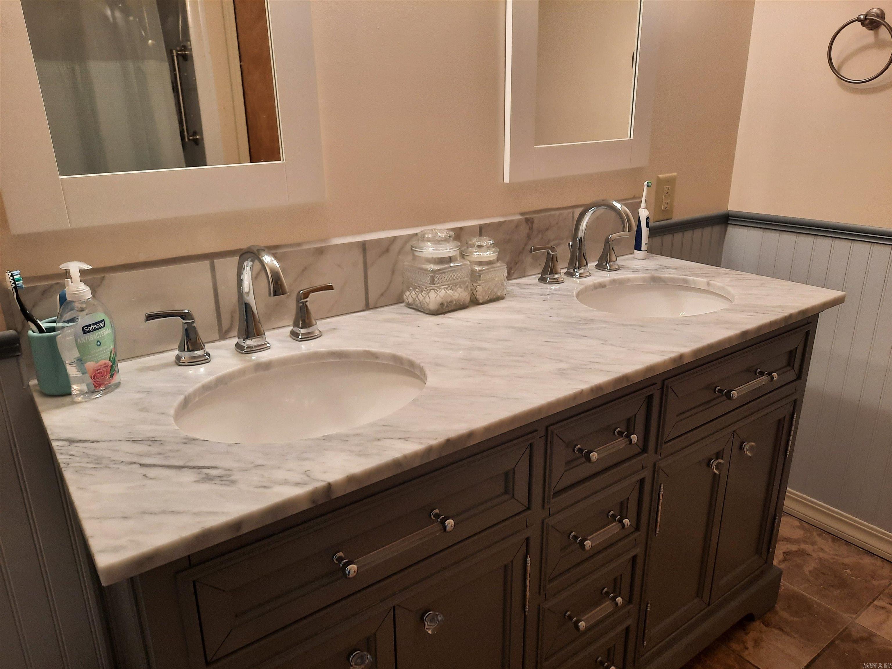 506 Hell Creek  Mountain View, AR