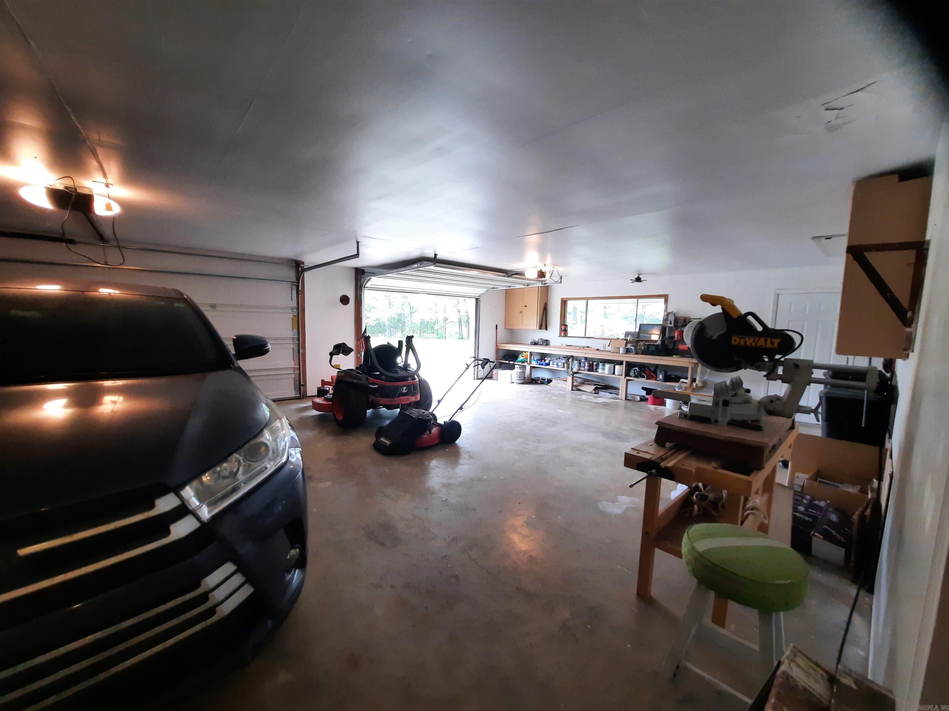 506 Hell Creek  Mountain View, AR