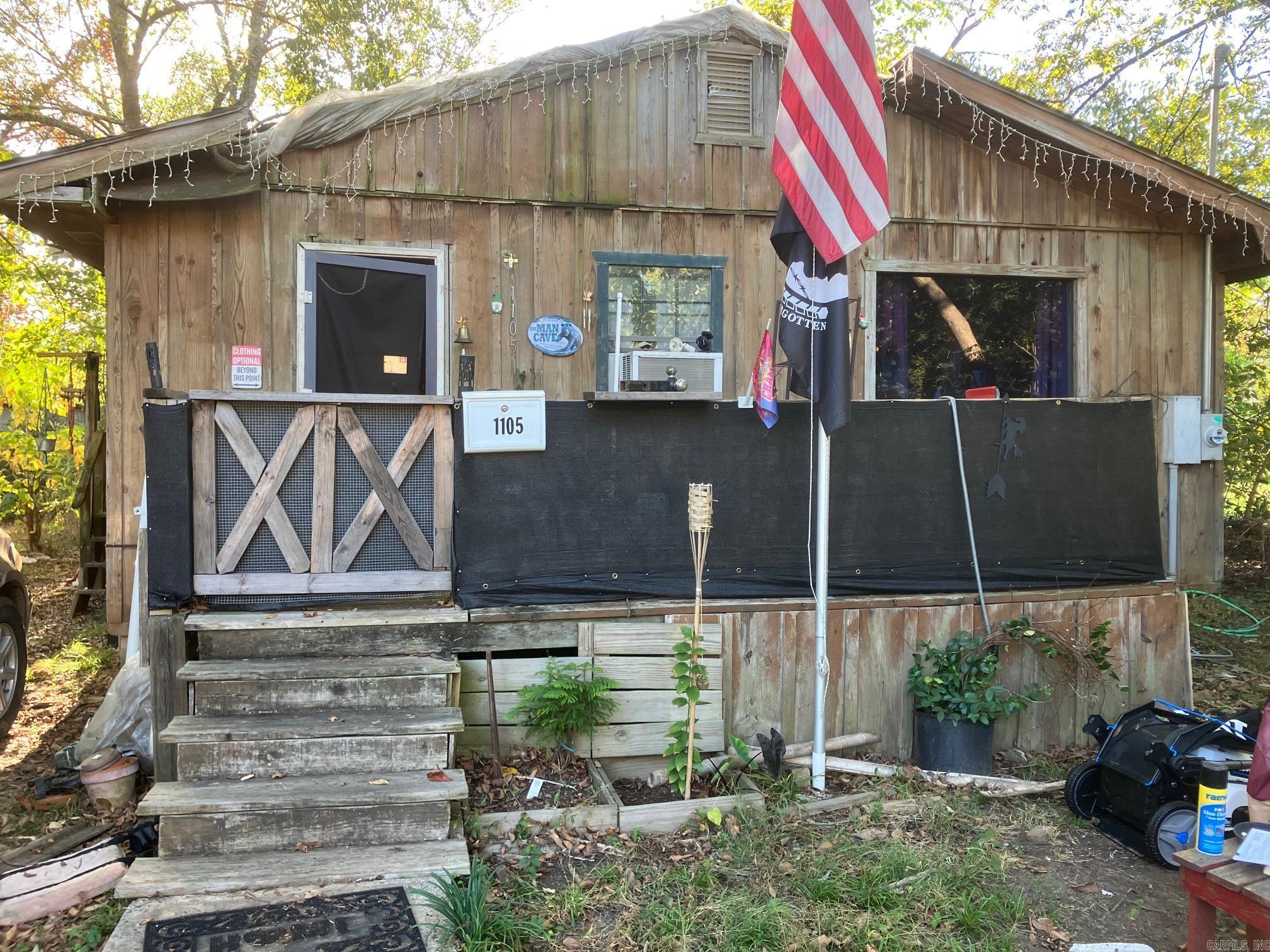 1105 S 2nd  Mena, AR