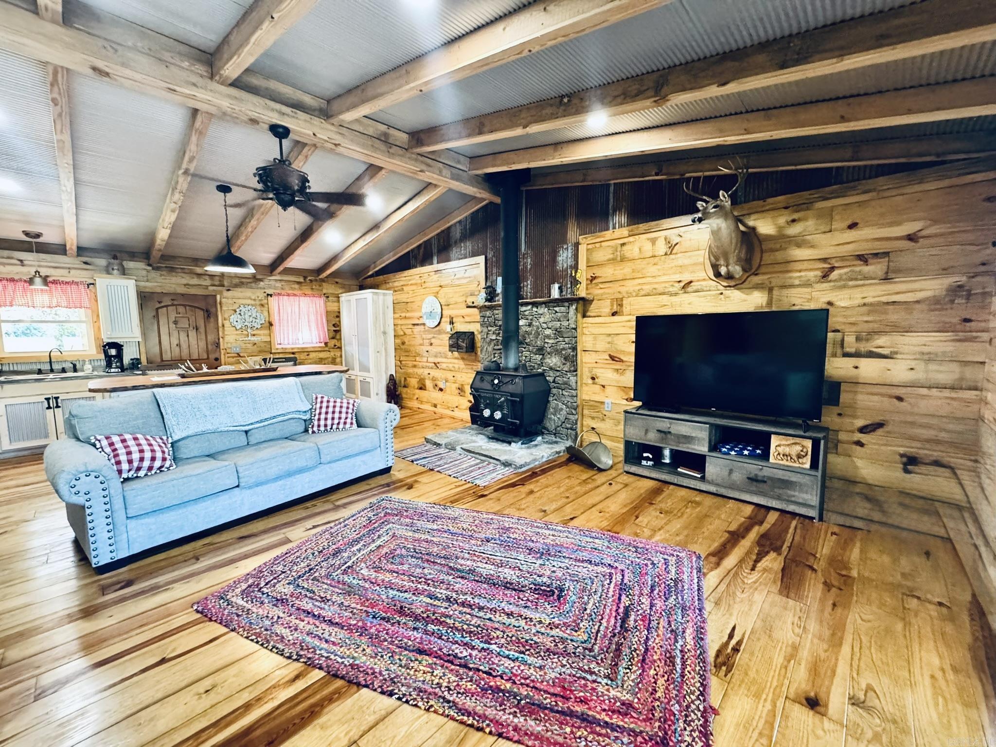 701 Sunset Valley  Mountain View, AR