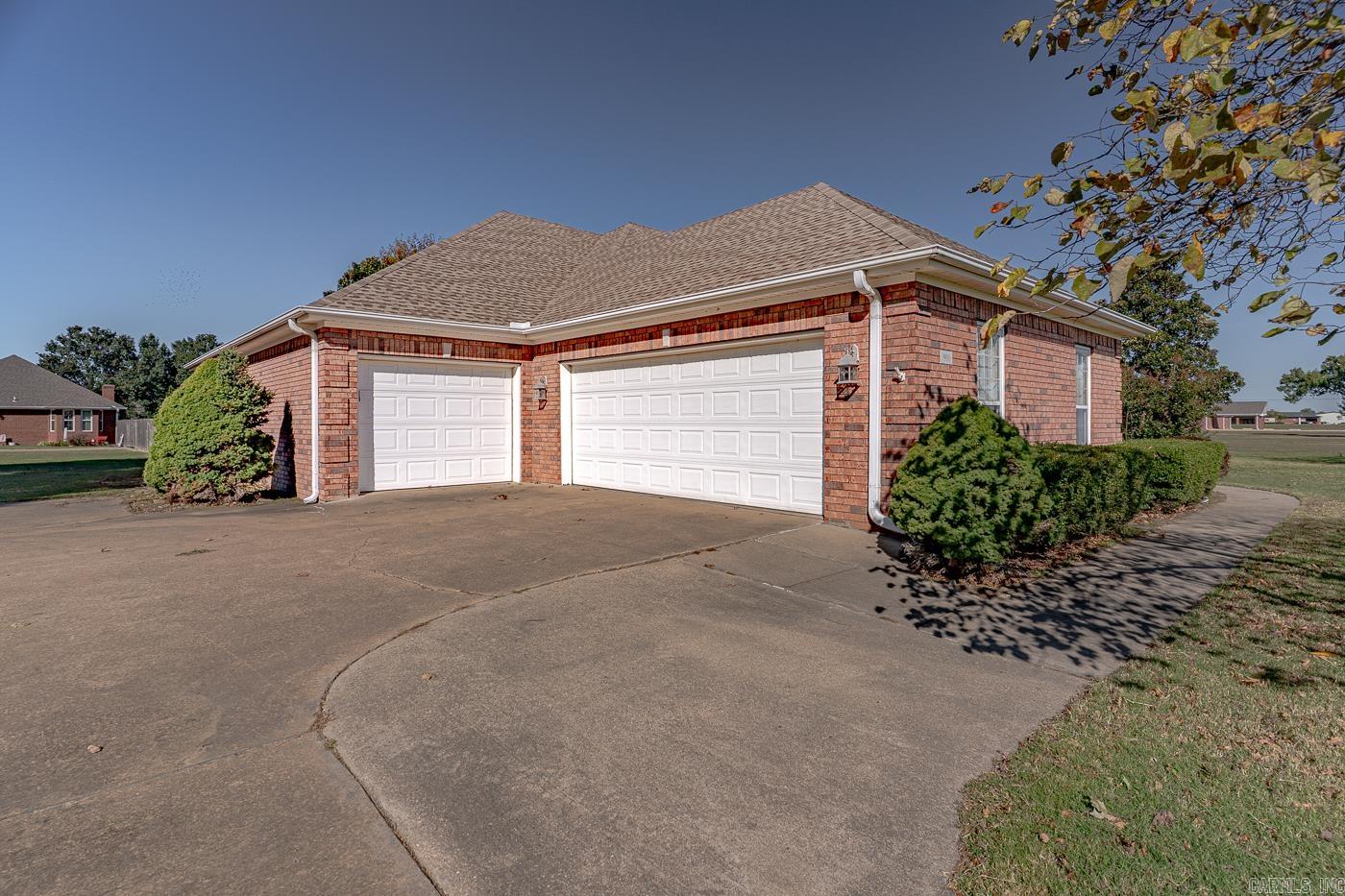 901 Balcom Ln Lane Trumann, AR 72472