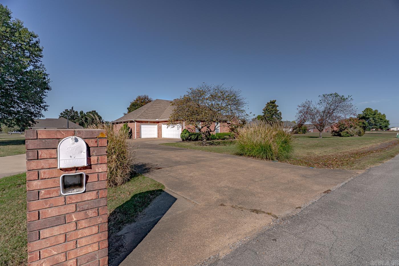 901 Balcom Ln Lane Trumann, AR 72472