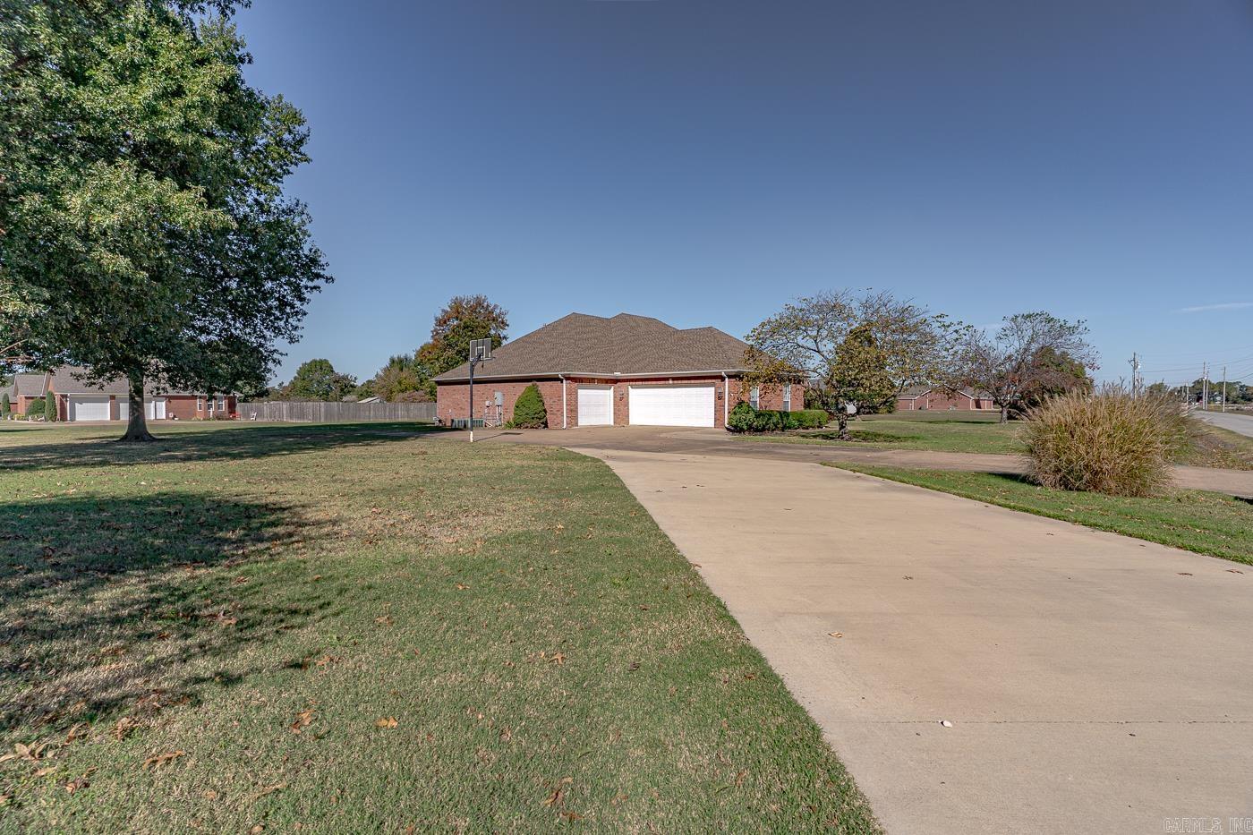 901 Balcom Ln Lane Trumann, AR 72472