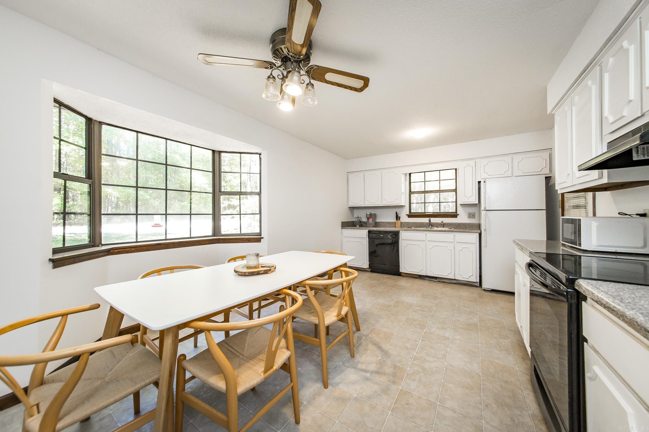 1133 Dave Creek  Fairfield Bay, AR