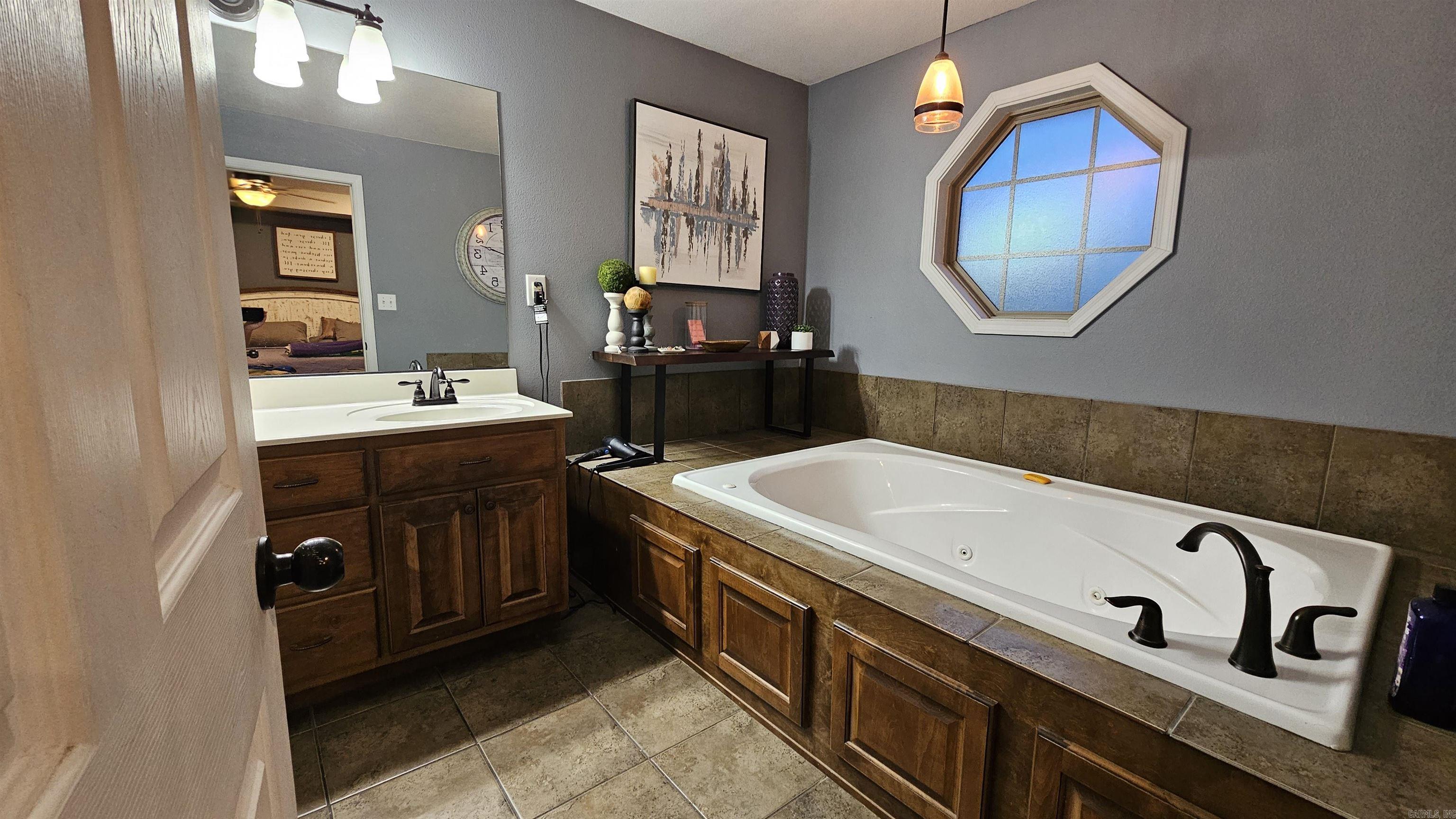 2200 N 8 1/2 Street Paragould, AR 72450