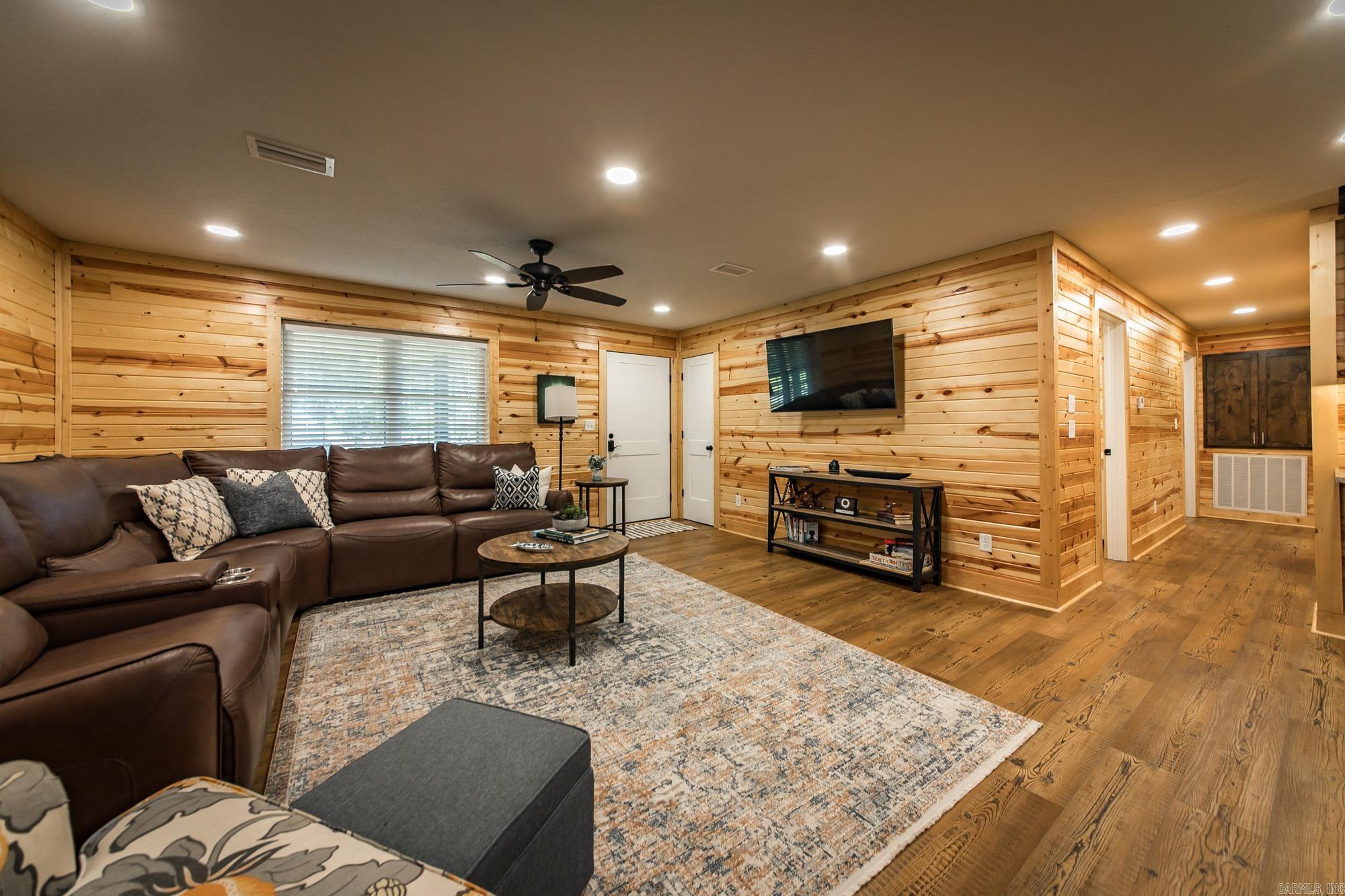 75 Stark Avenue  Greers Ferry, AR