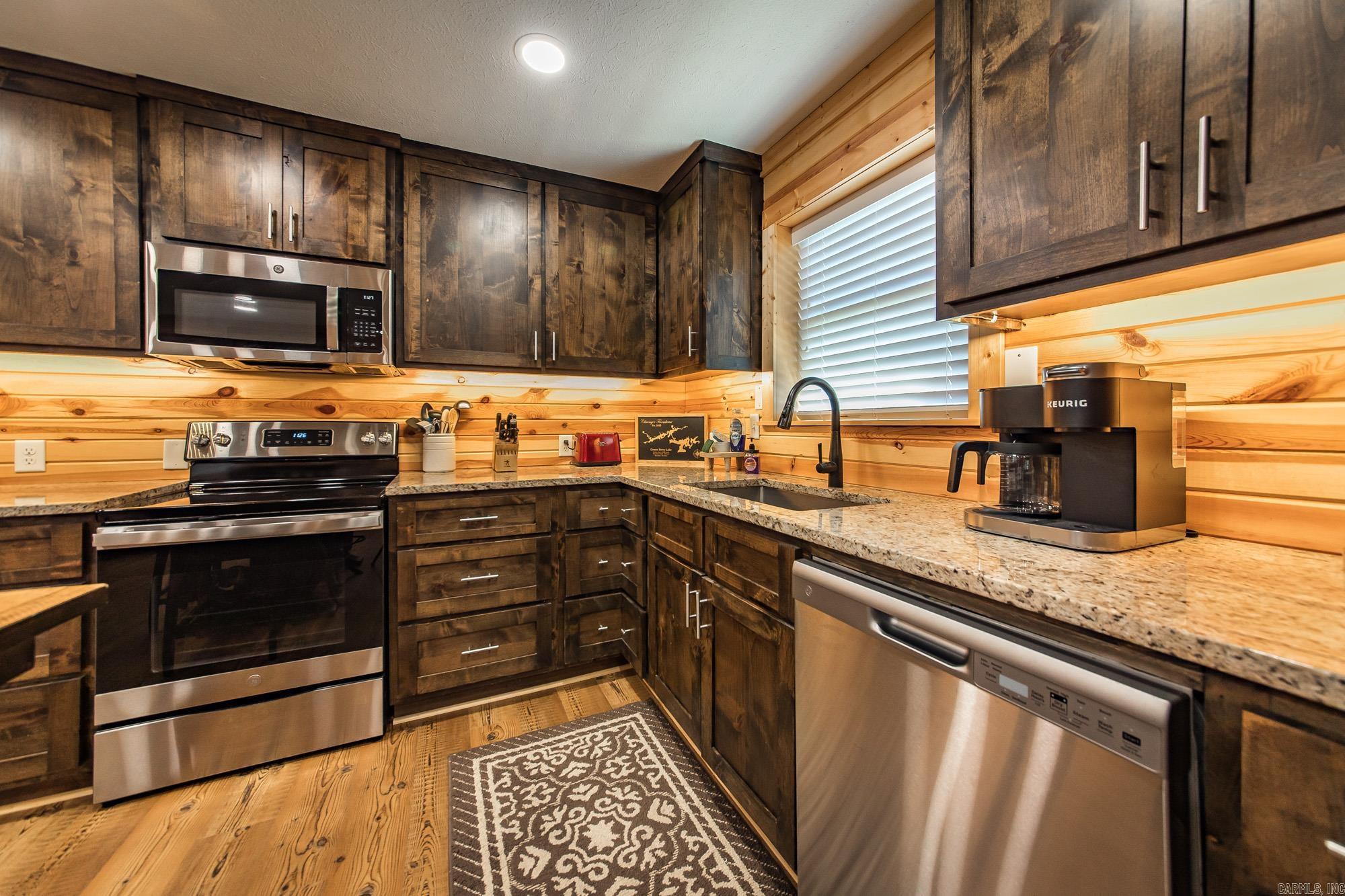 75 Stark Avenue  Greers Ferry, AR