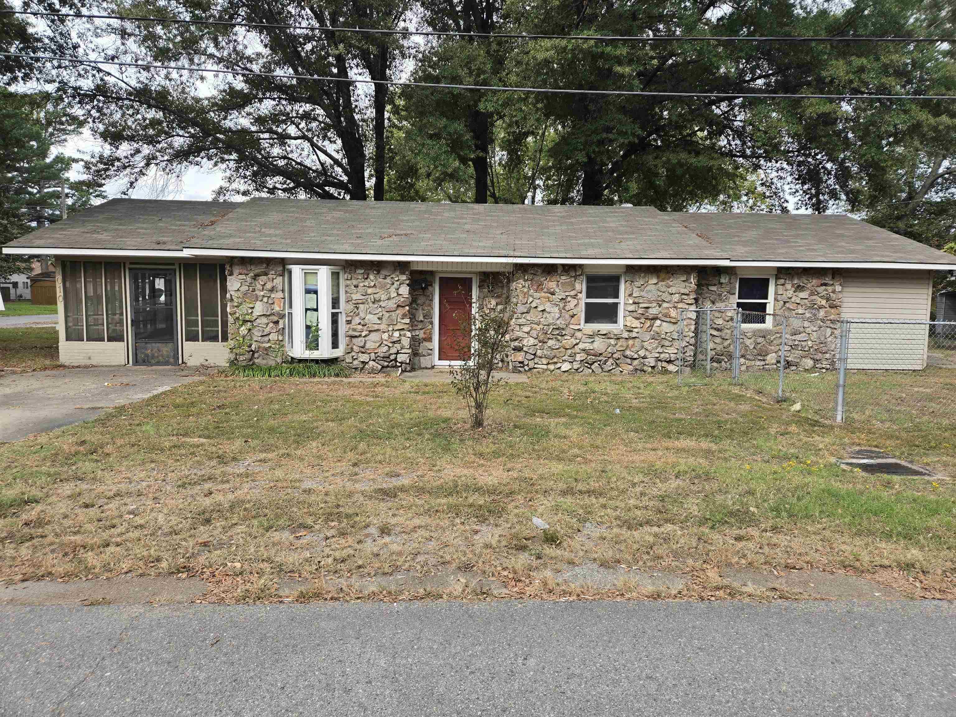 1010 S Columbus Street Stuttgart, AR 72160