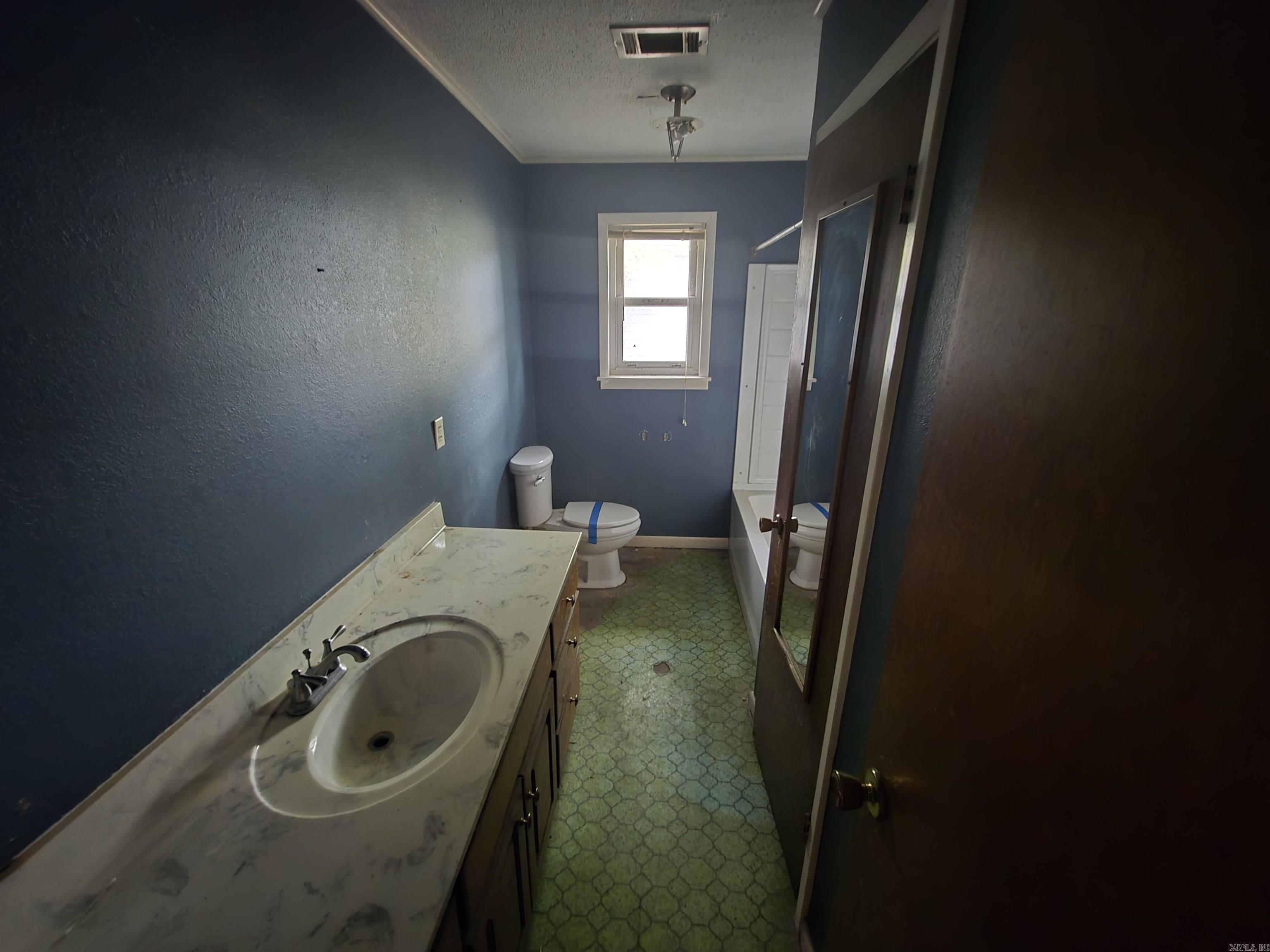 1010 S Columbus Street Stuttgart, AR 72160