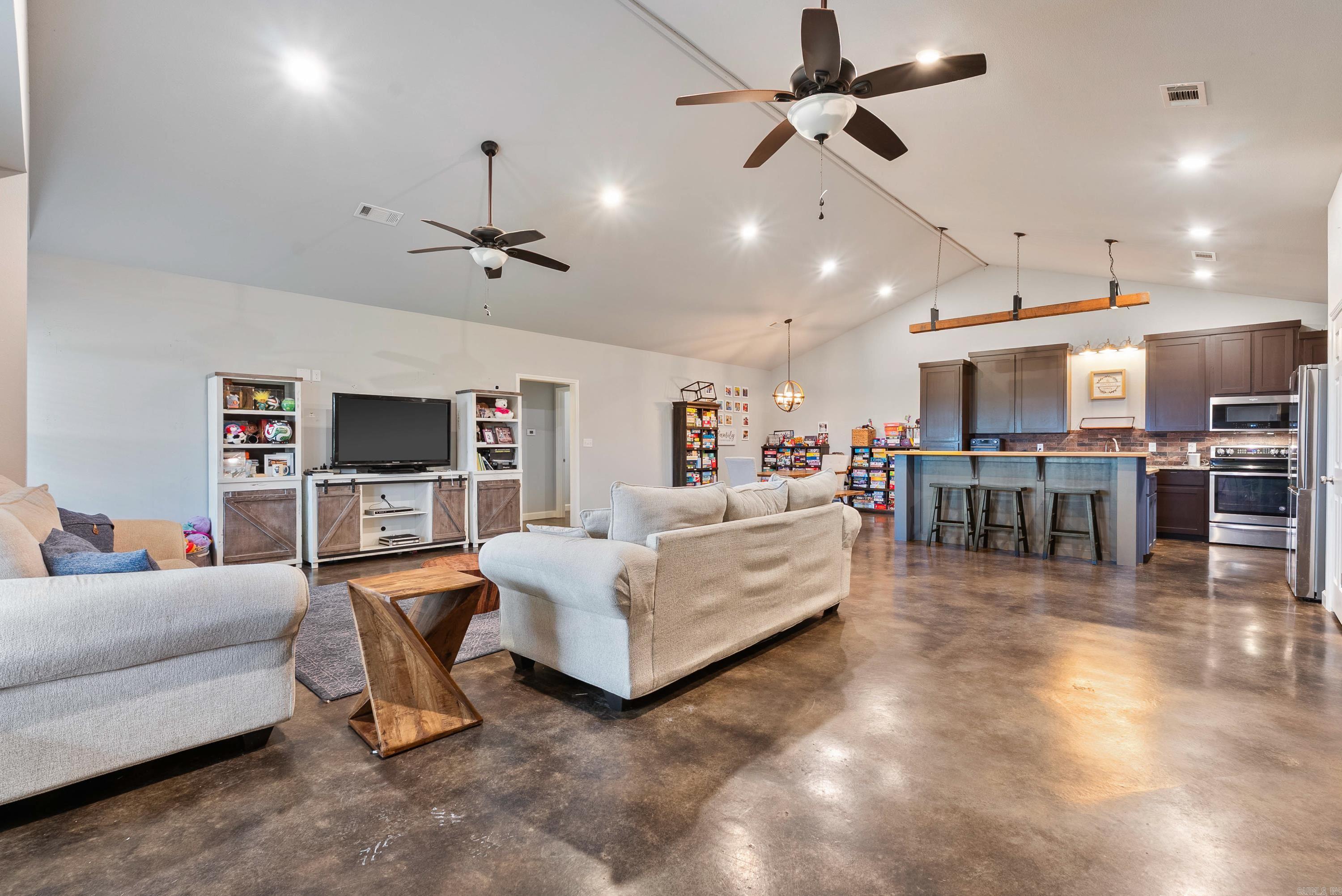 224 25 N  Greenbrier, AR