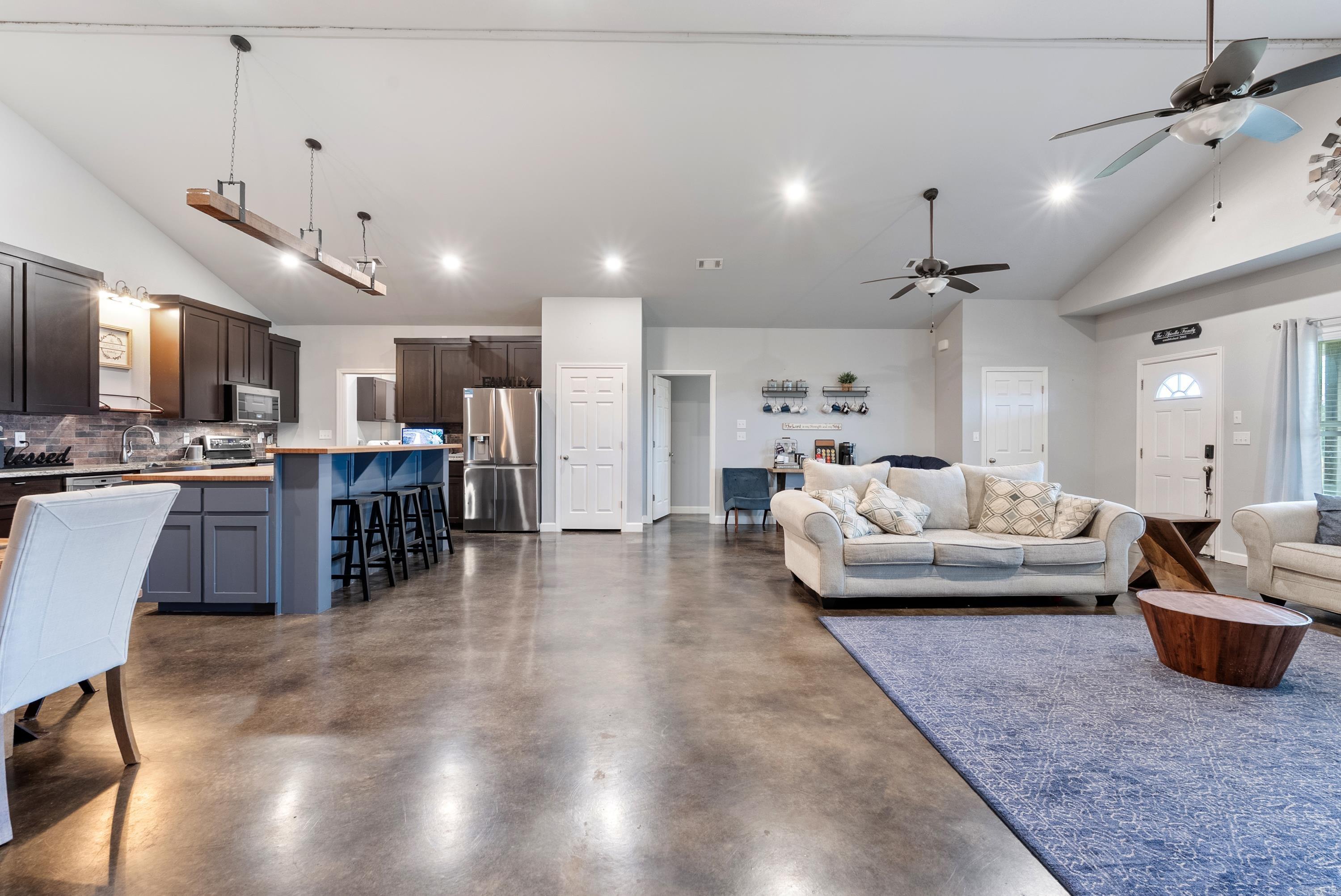 224 25 N  Greenbrier, AR