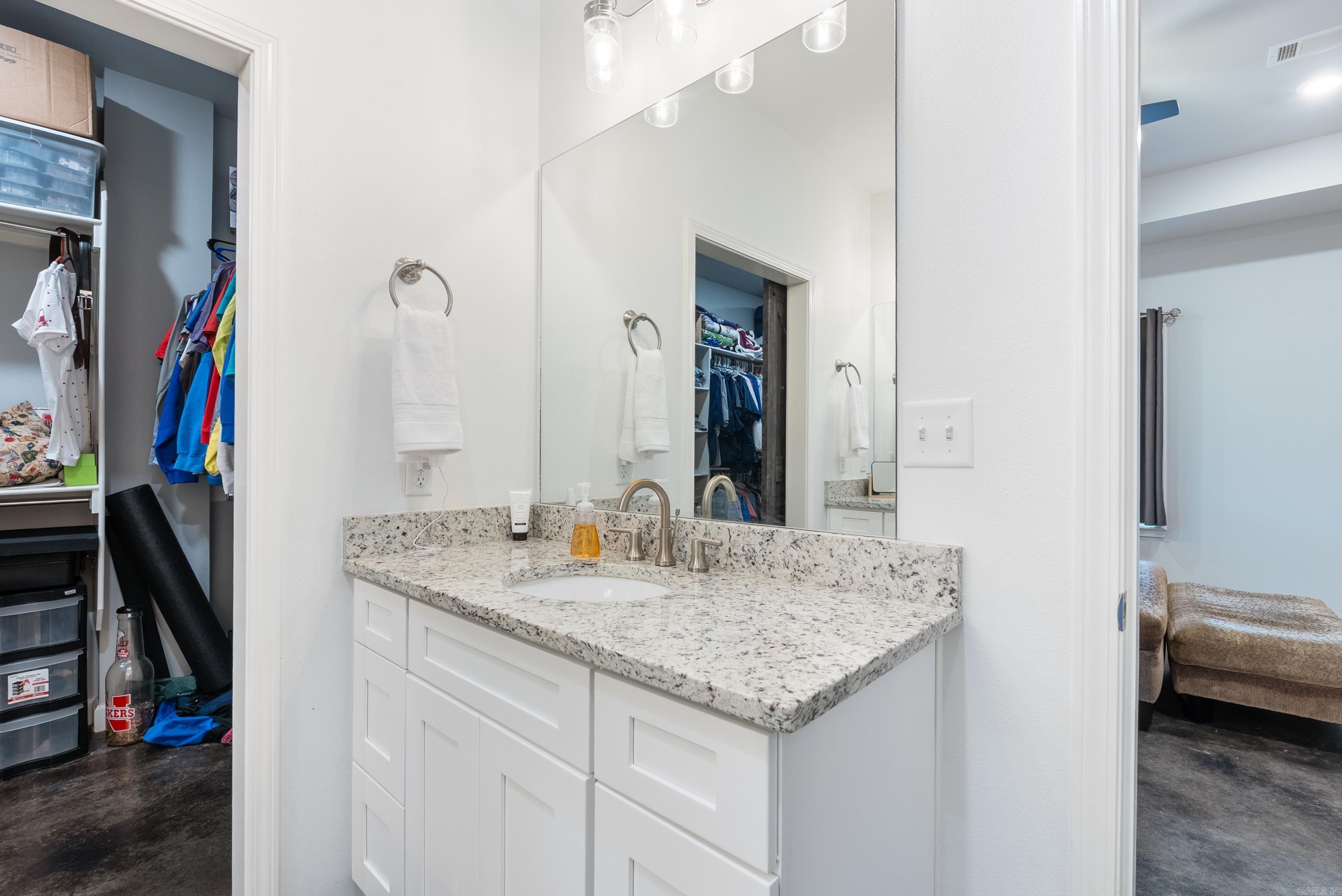 224 25 N  Greenbrier, AR