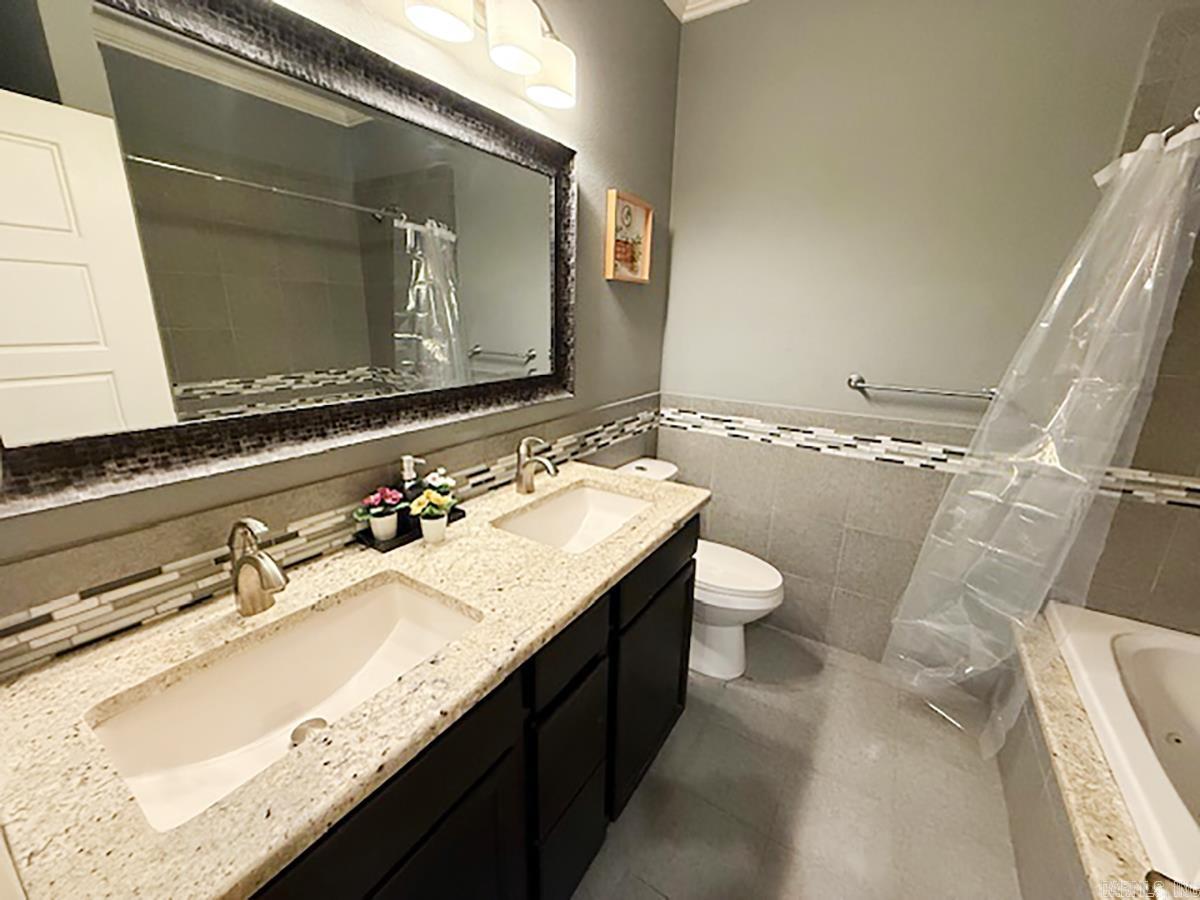 1133 Airport  Hot Springs, AR