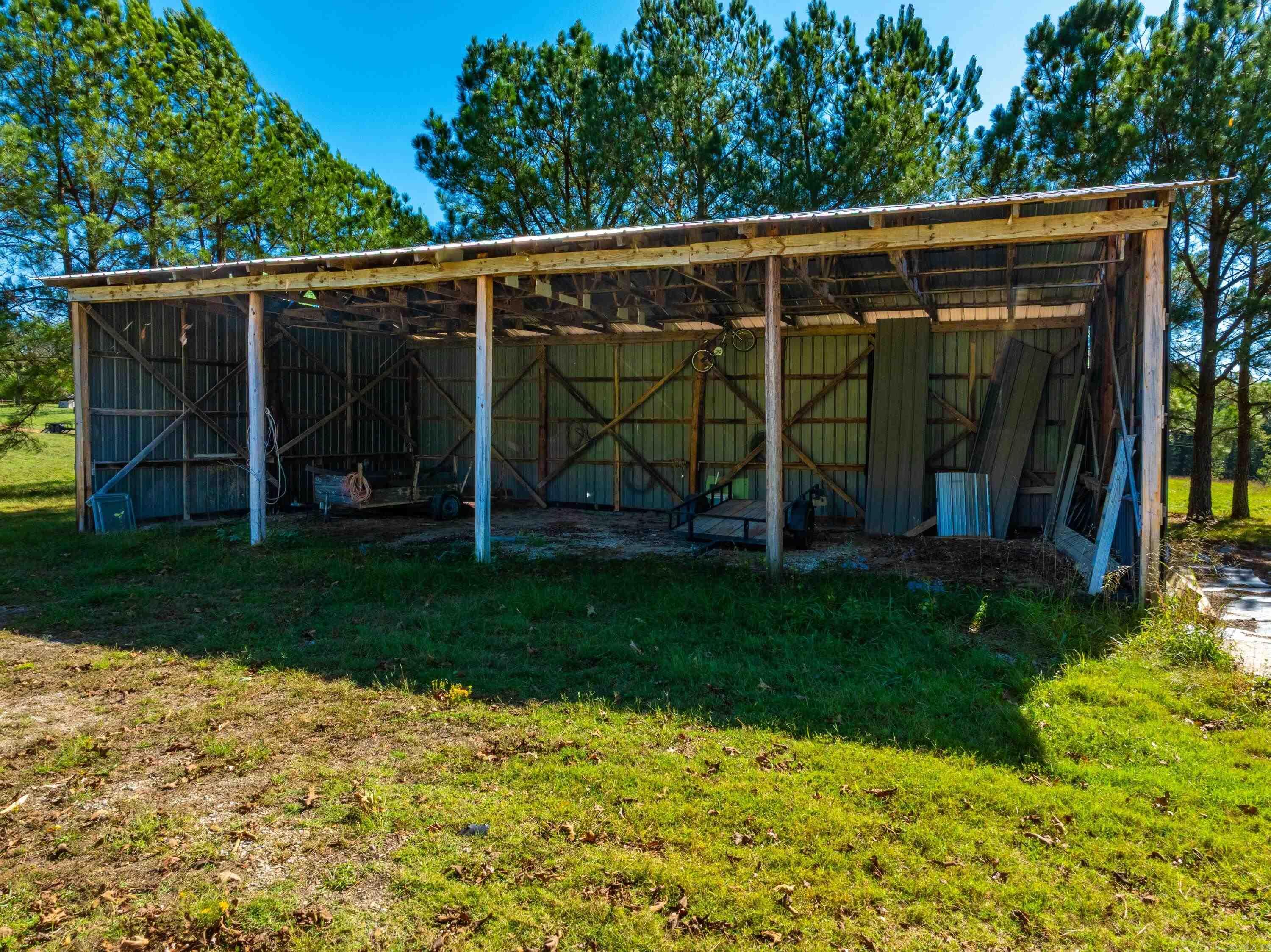 1742 Flora Church Trl  Viola, AR