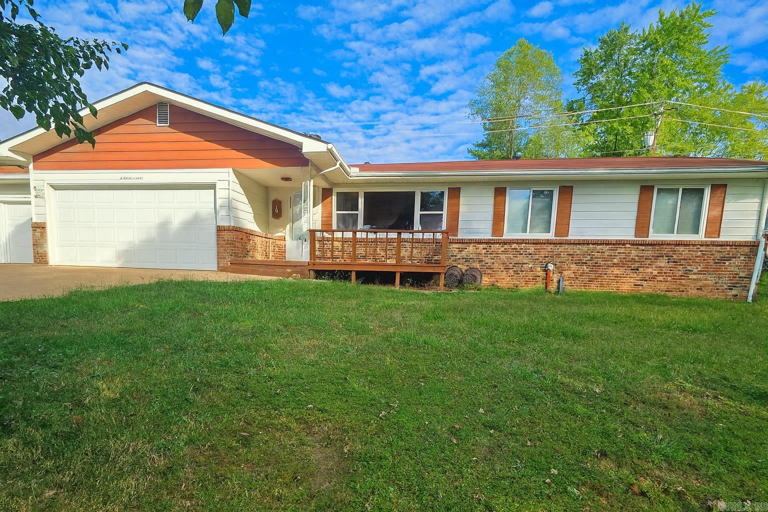 608  Broadmoor  Mountain Home, AR