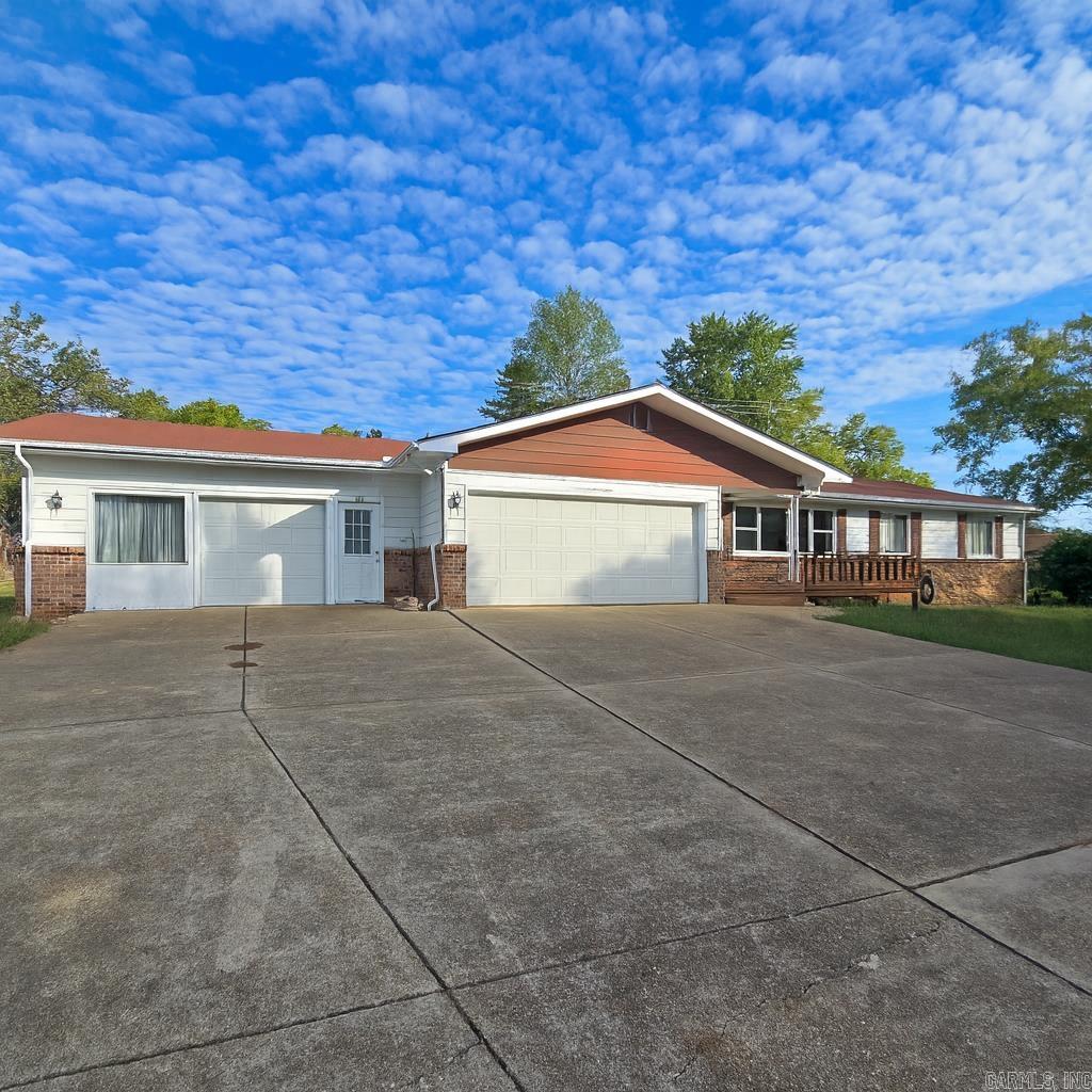 608 Broadmoor  Mountain Home, AR