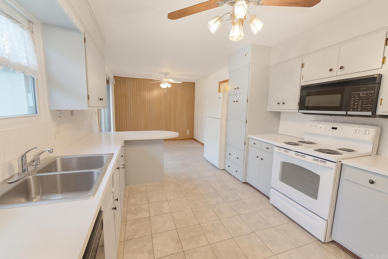 608 Broadmoor Mountain Home, AR 72653