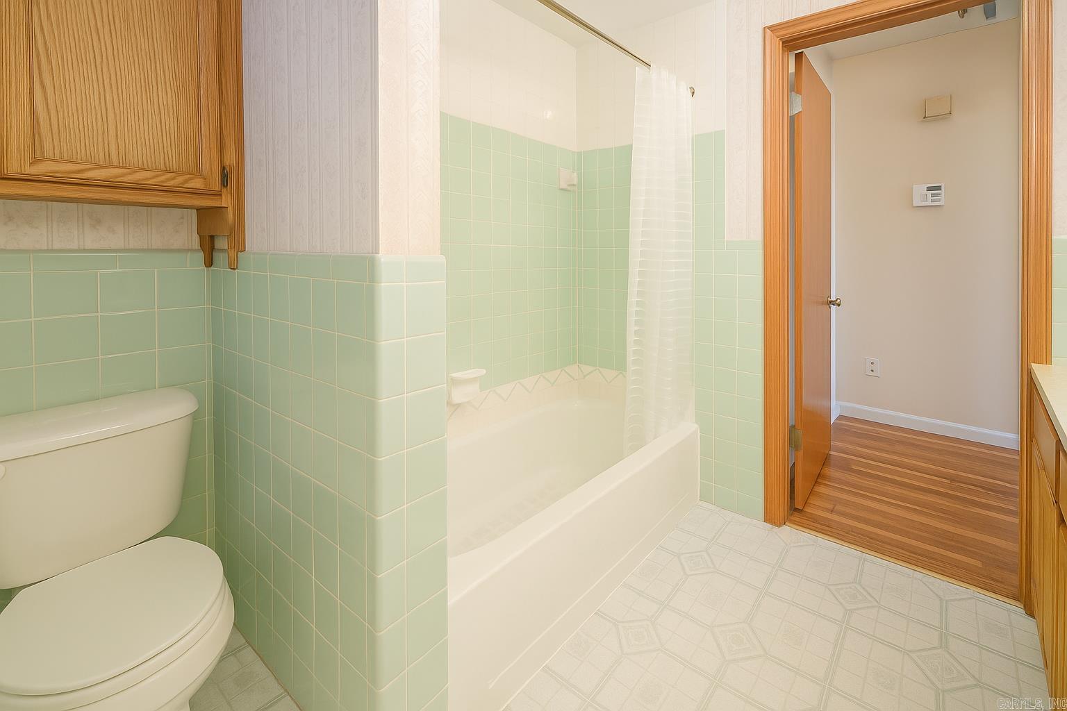 608 Broadmoor  Mountain Home, AR