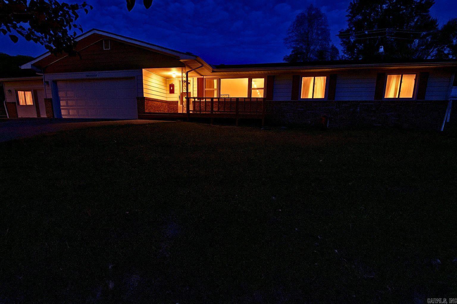 608 Broadmoor  Mountain Home, AR