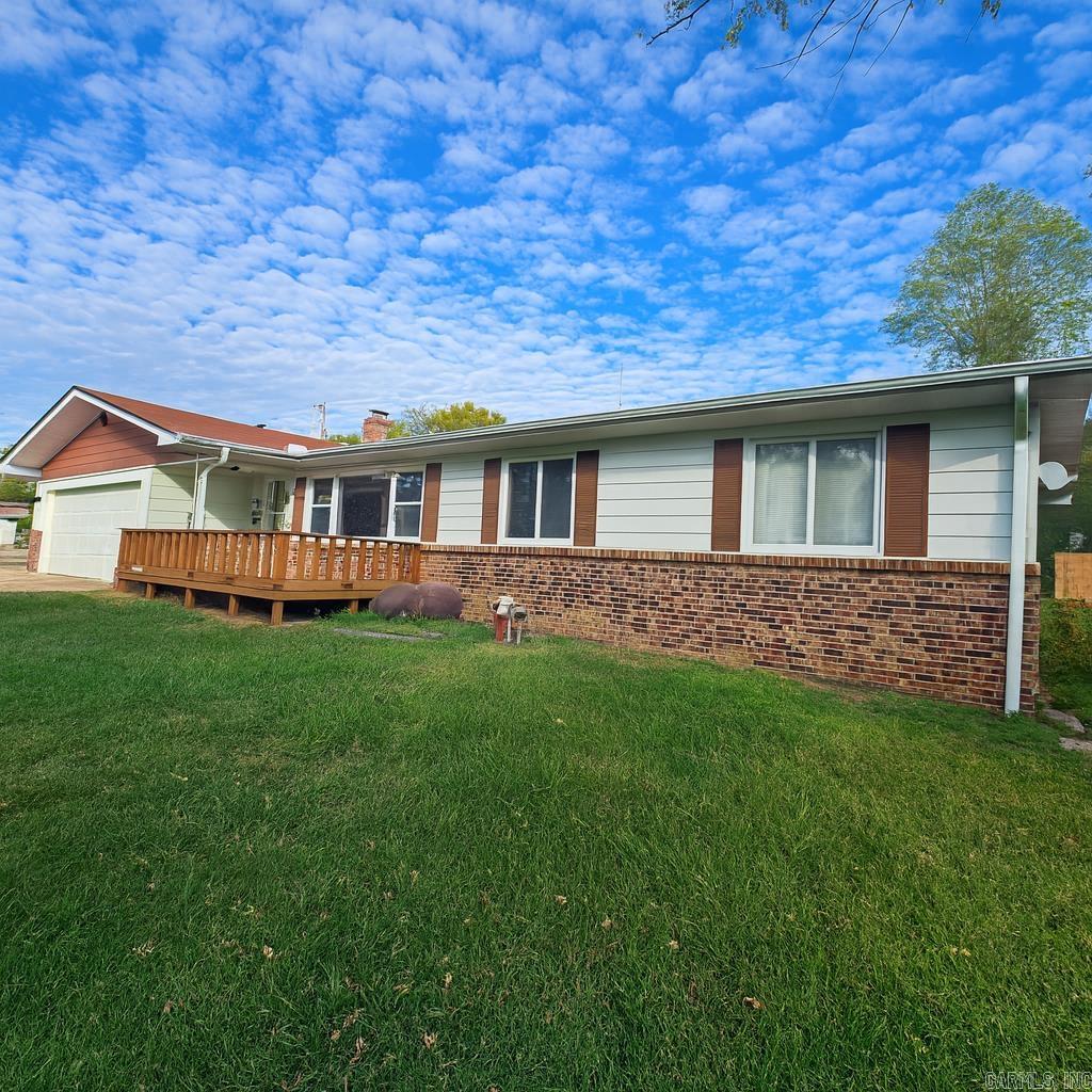 608 Broadmoor  Mountain Home, AR