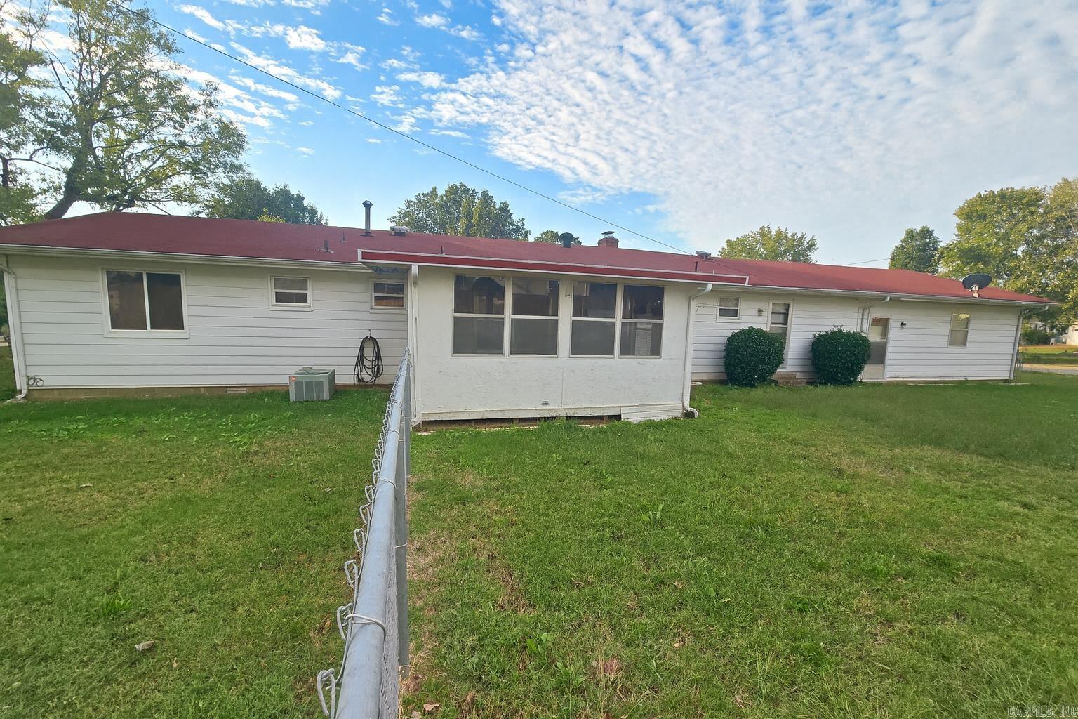 608 Broadmoor  Mountain Home, AR