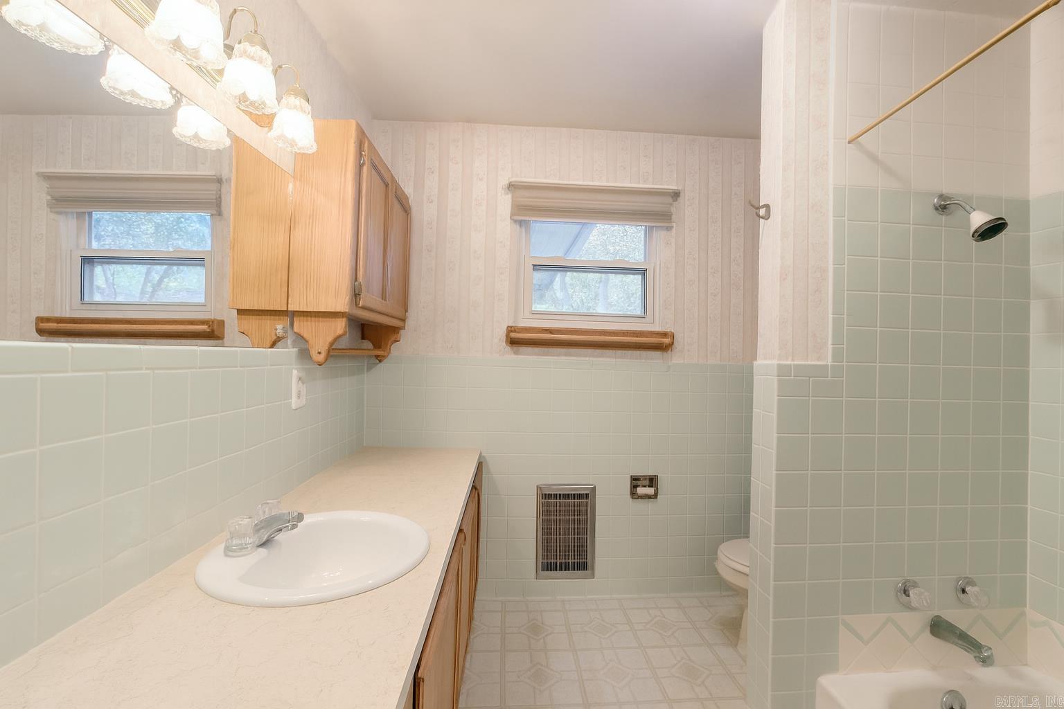 608 Broadmoor Mountain Home, AR 72653