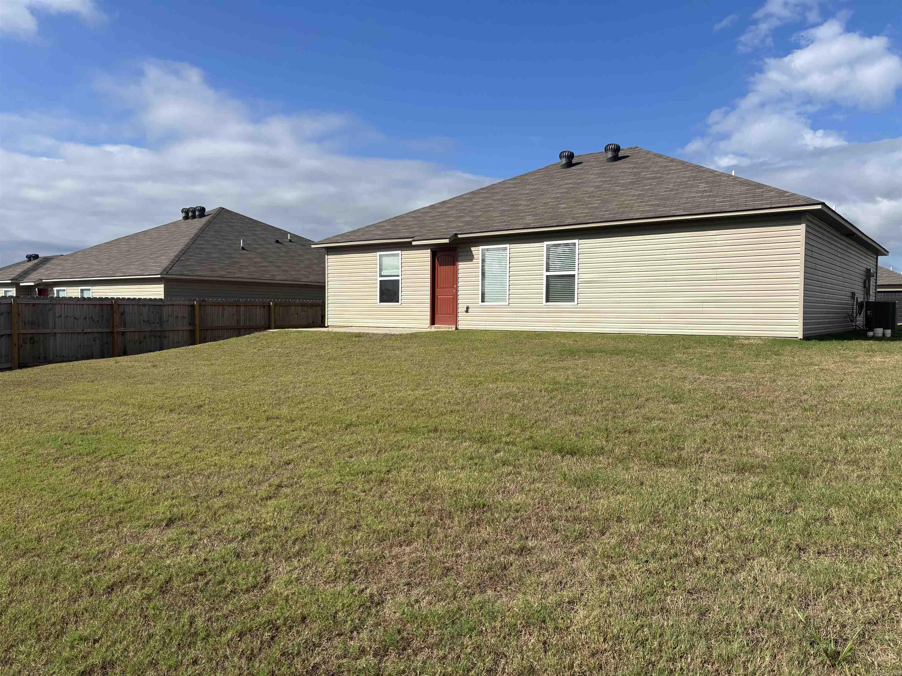 4488 Olympic Dr Benton, AR 72019