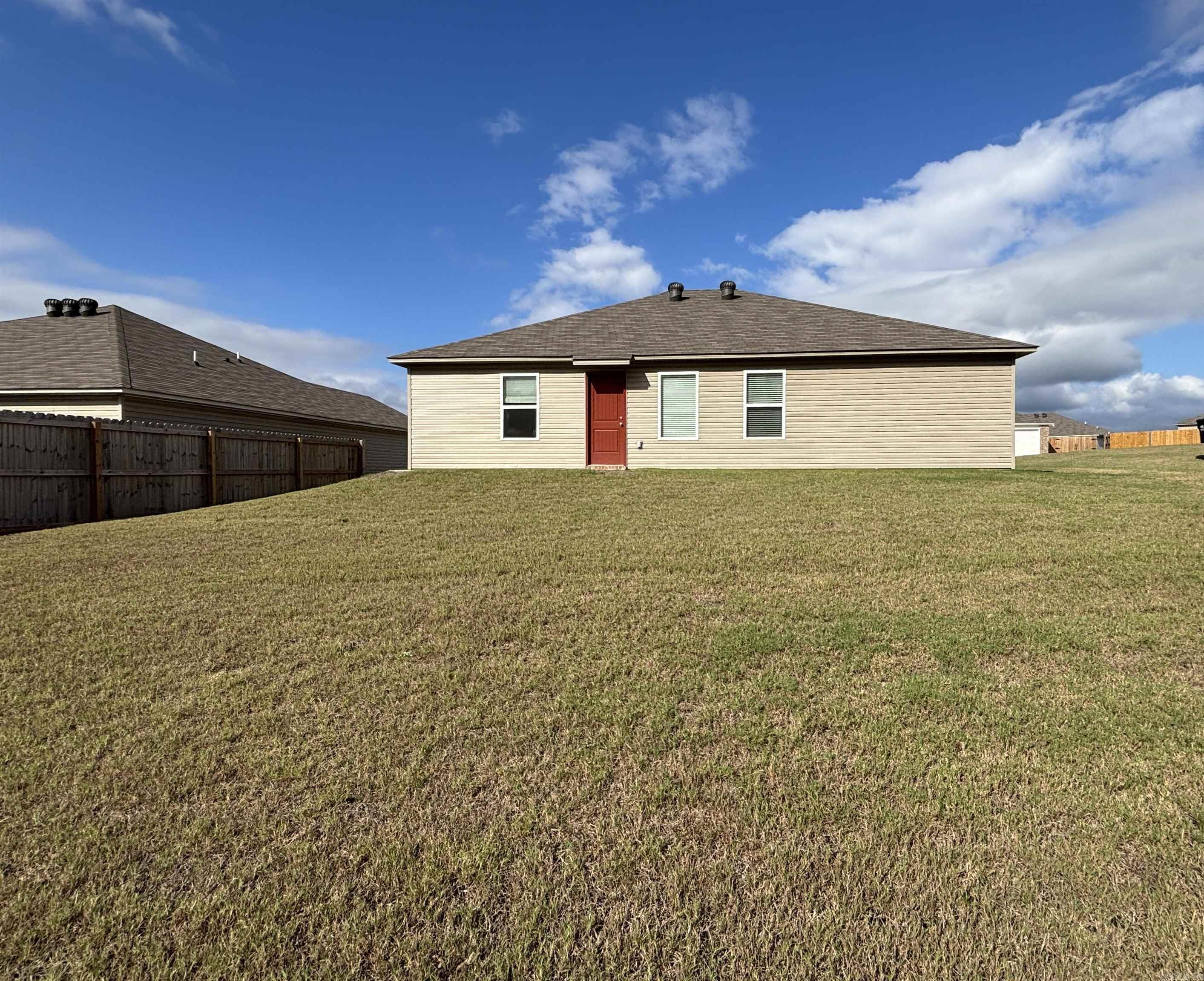 4488 Olympic Dr Benton, AR 72019